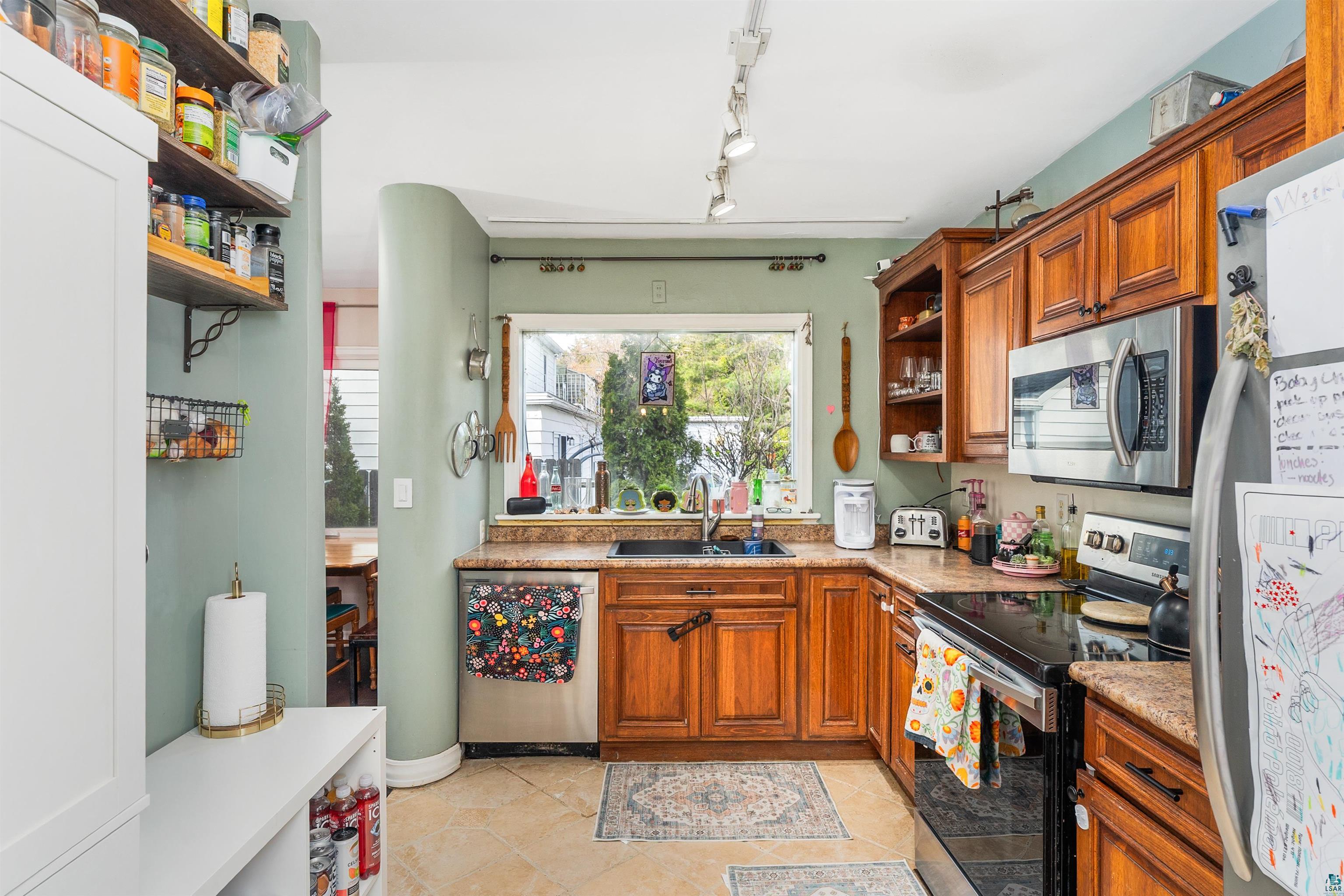 4631 London Rd, Duluth, MN 55804 Listing Photo  31