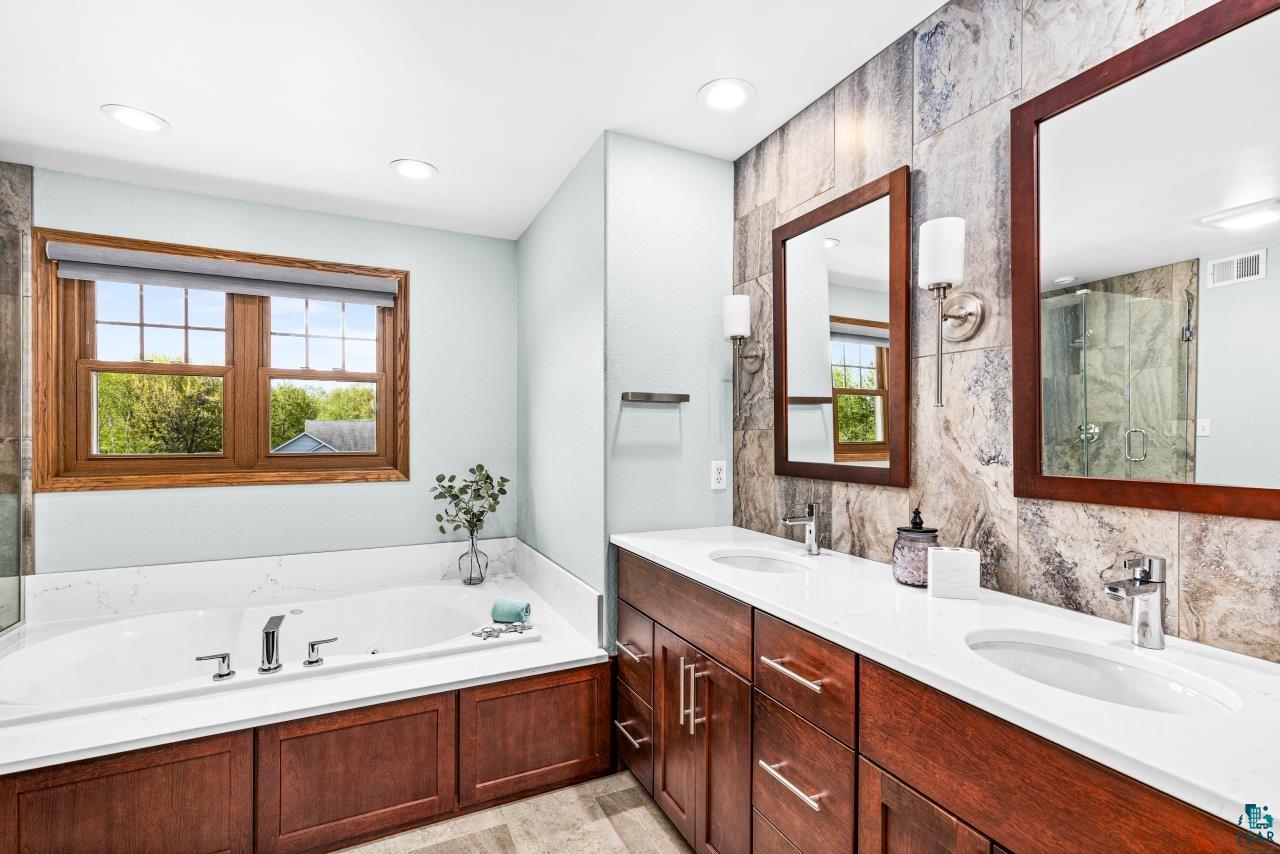 4851 Adrian Ln, Hermantown, MN 55811 Listing Photo  24
