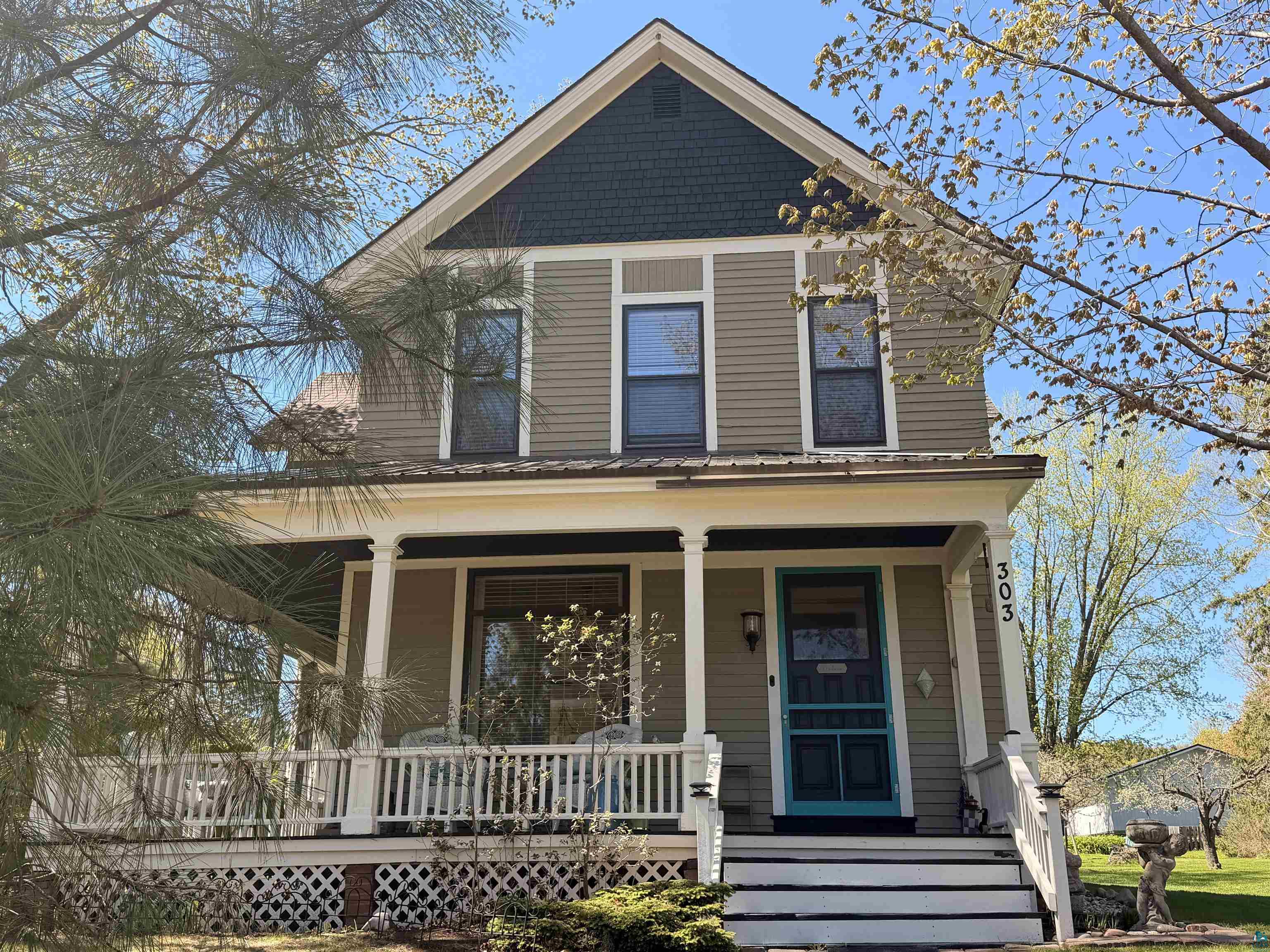 303 E 5th St, Washburn, WI 54891 Listing Photo  2
