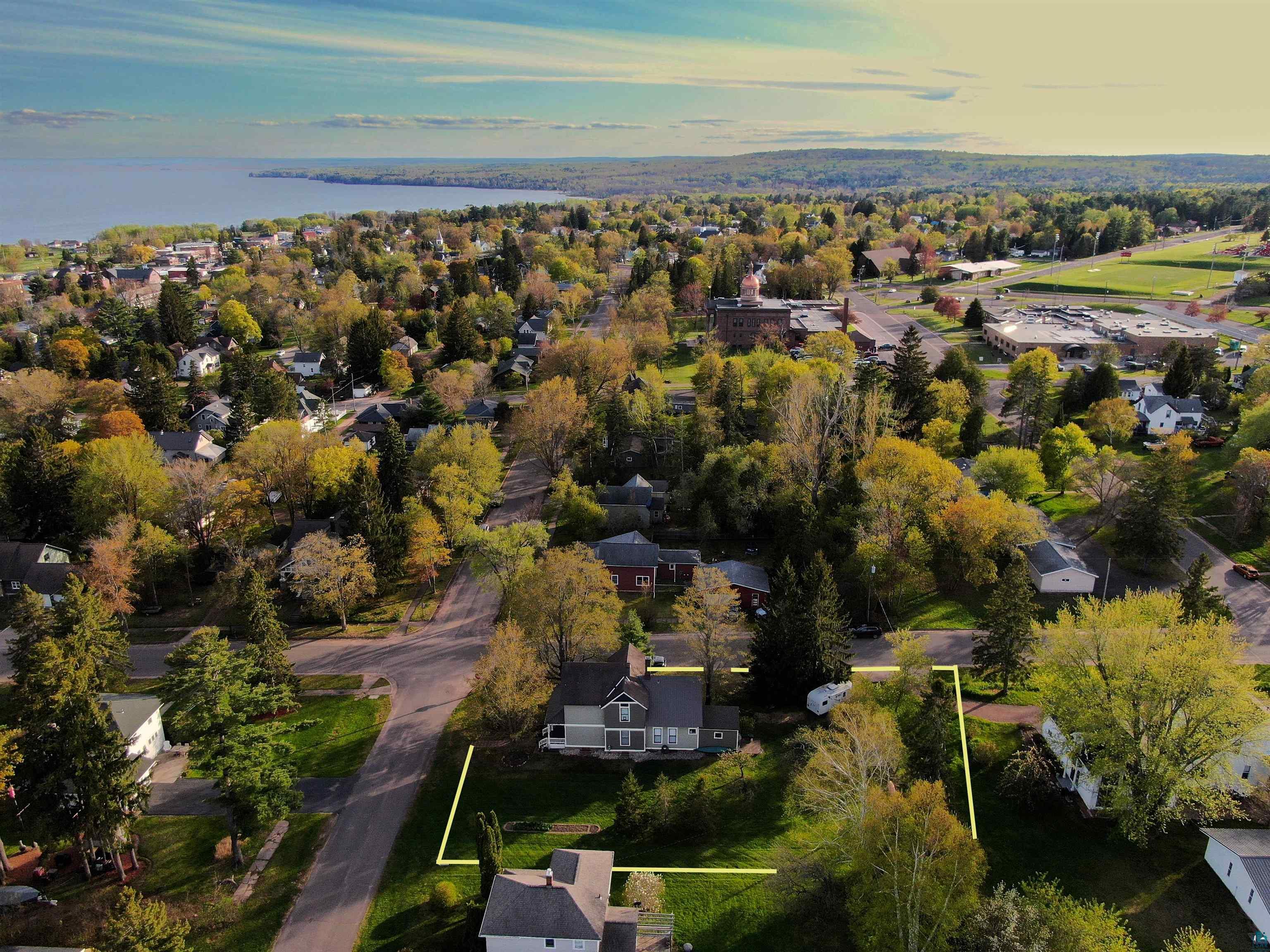 303 E 5th St, Washburn, WI 54891 Listing Photo  4