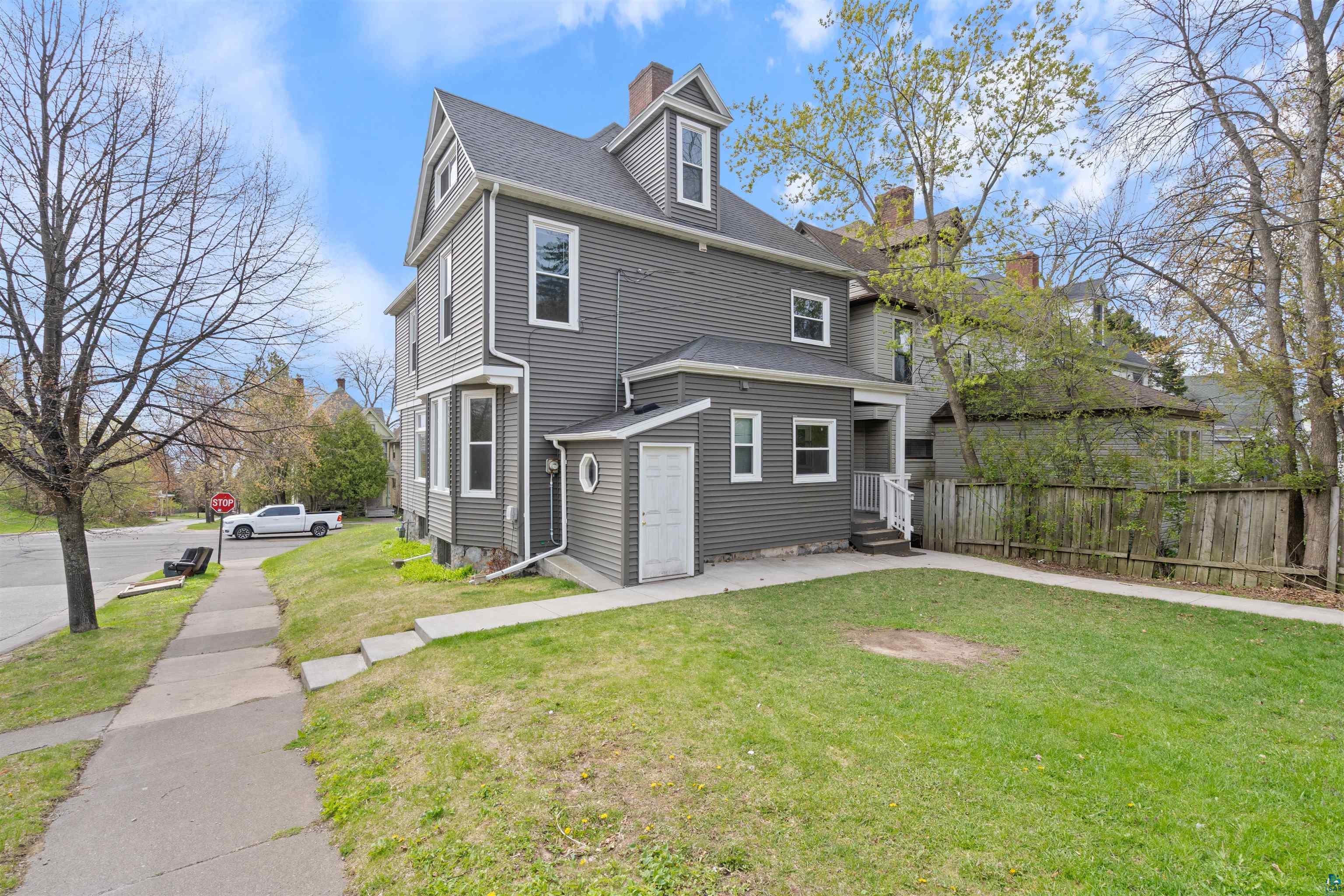 1931 E Superior St, Duluth, MN 55812 Listing Photo  2