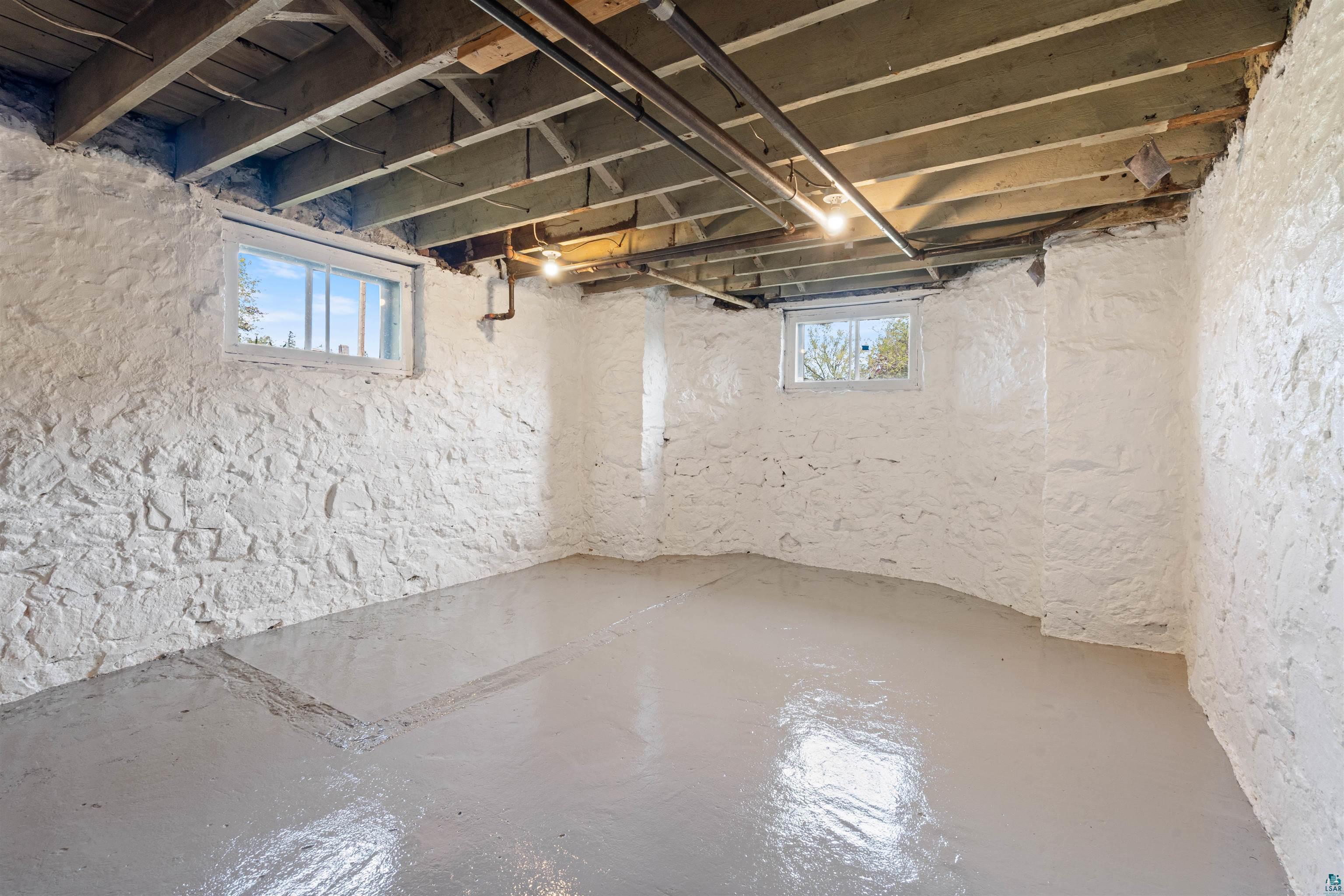 1931 E Superior St, Duluth, MN 55812 Listing Photo  27