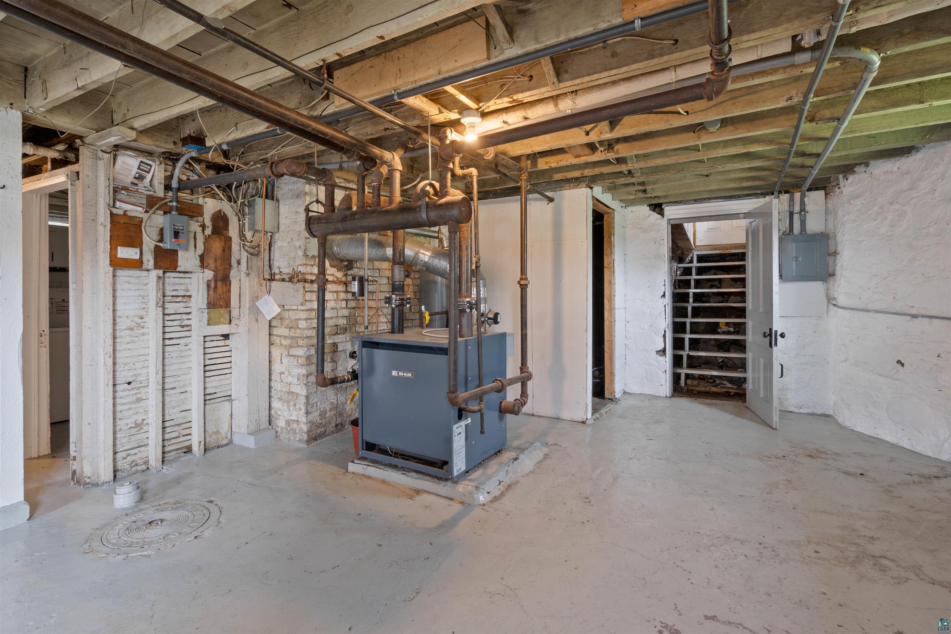 1931 E Superior St, Duluth, MN 55812 Listing Photo  32