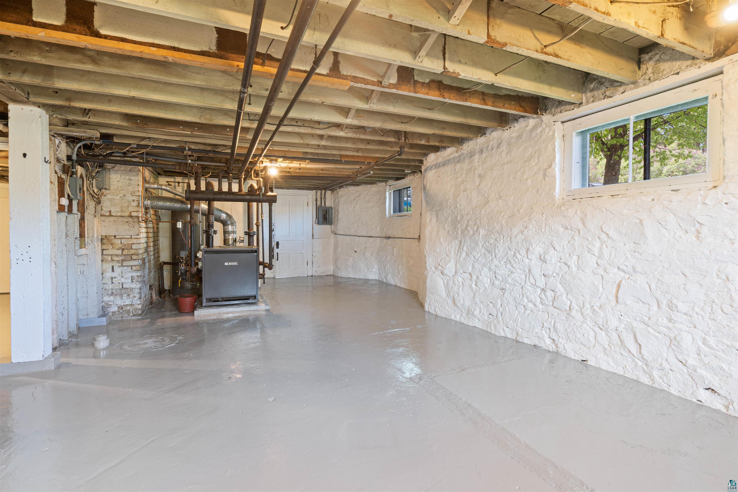 1931 E Superior St, Duluth, MN 55812 Listing Photo  33