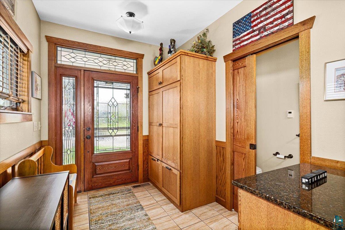 1305 Harbor Hills Dr, Two Harbors, MN 55616 Listing Photo  2