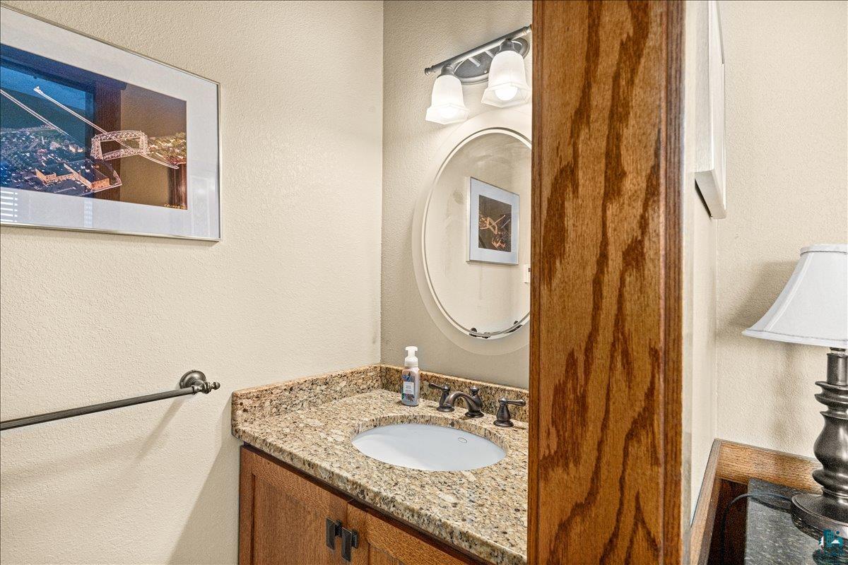 1305 Harbor Hills Dr, Two Harbors, MN 55616 Listing Photo  11