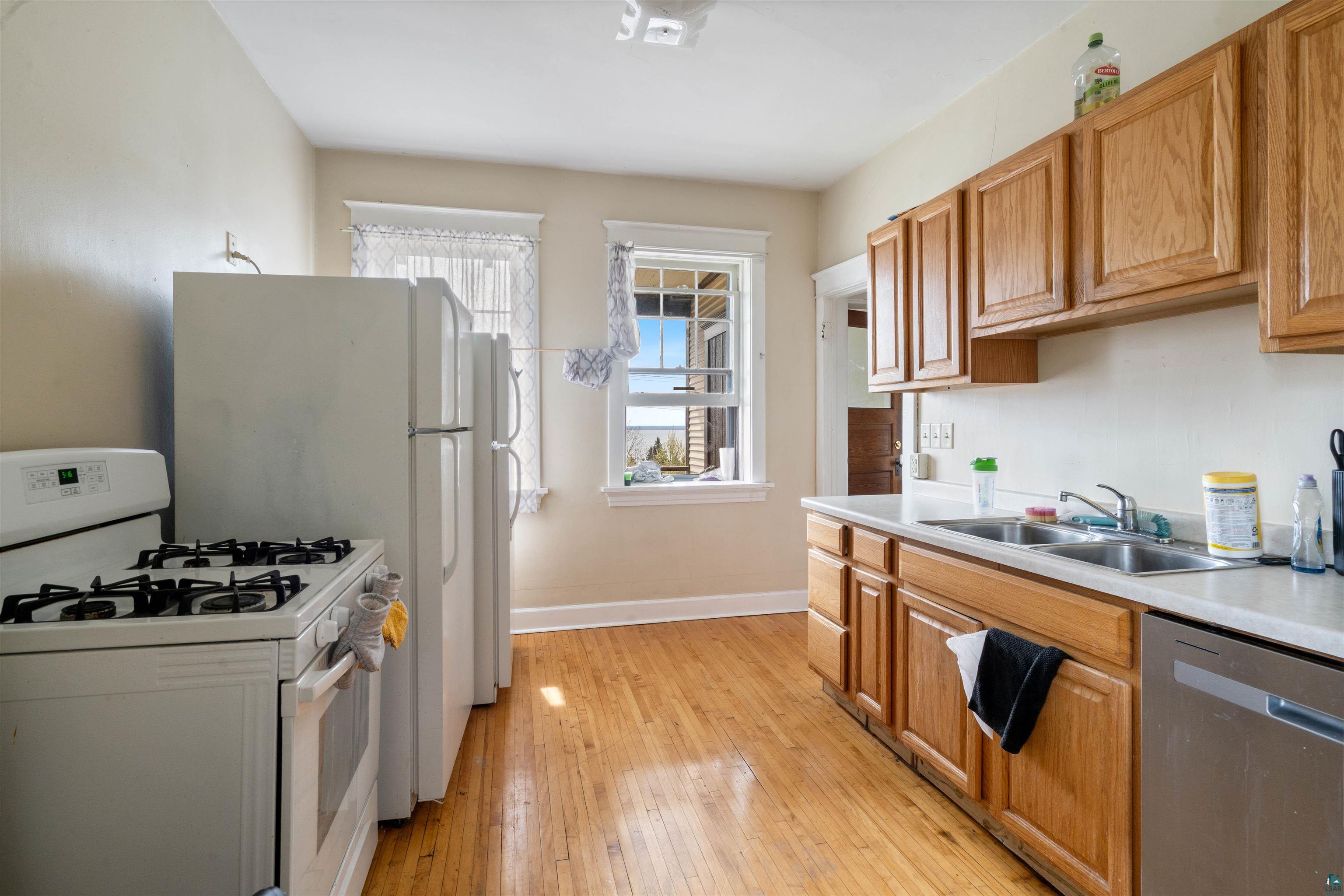 1432 E 4th St, Duluth, MN 55805 Listing Photo  5