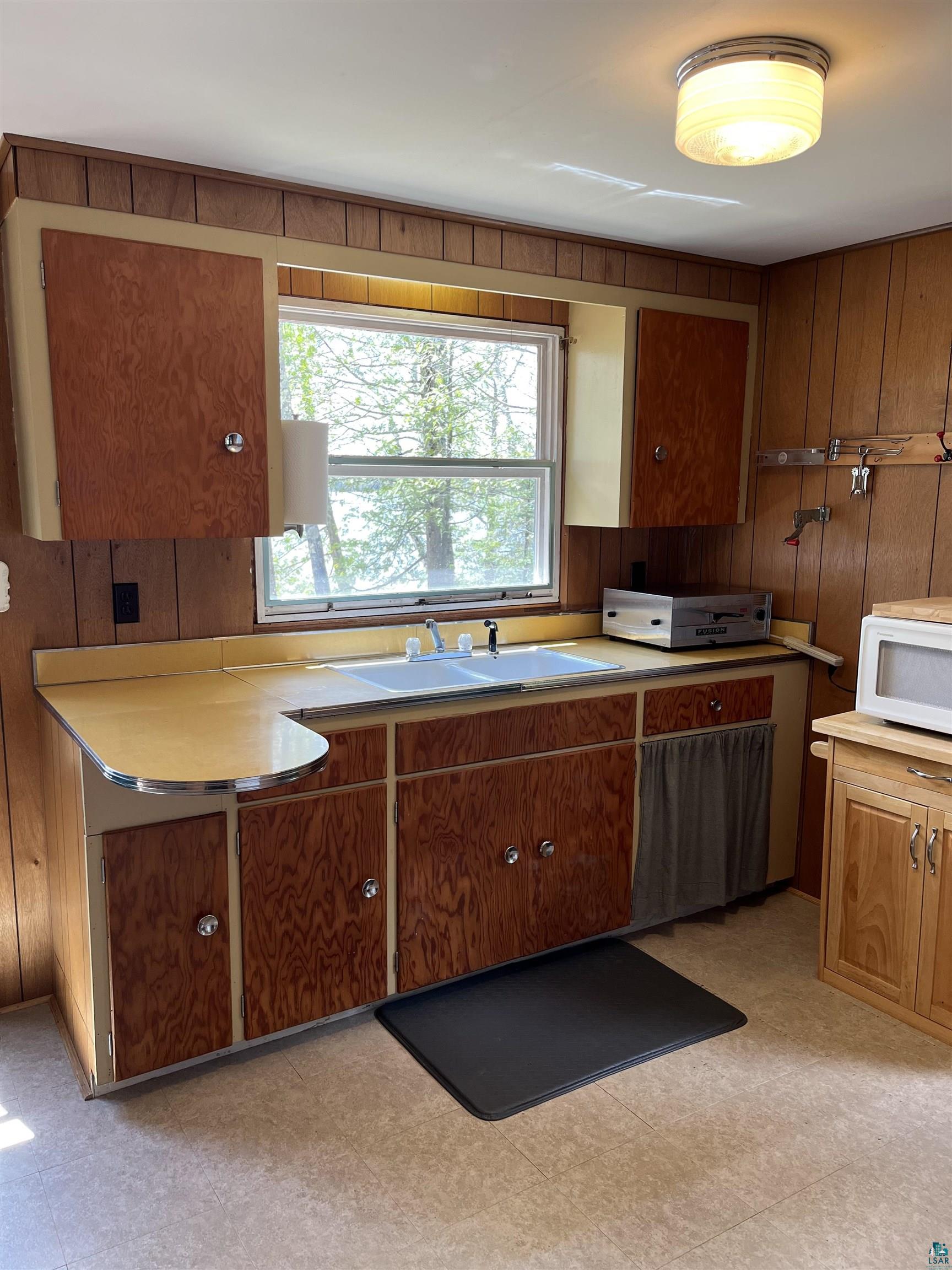 10493 Lake Dr, Hibbing, MN 55742 Listing Photo  9