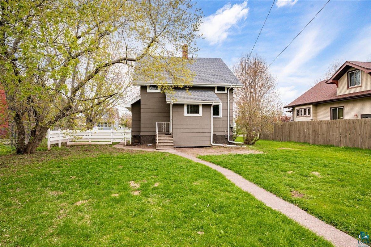 903 E 5th St, Superior, WI 54880 Listing Photo  2