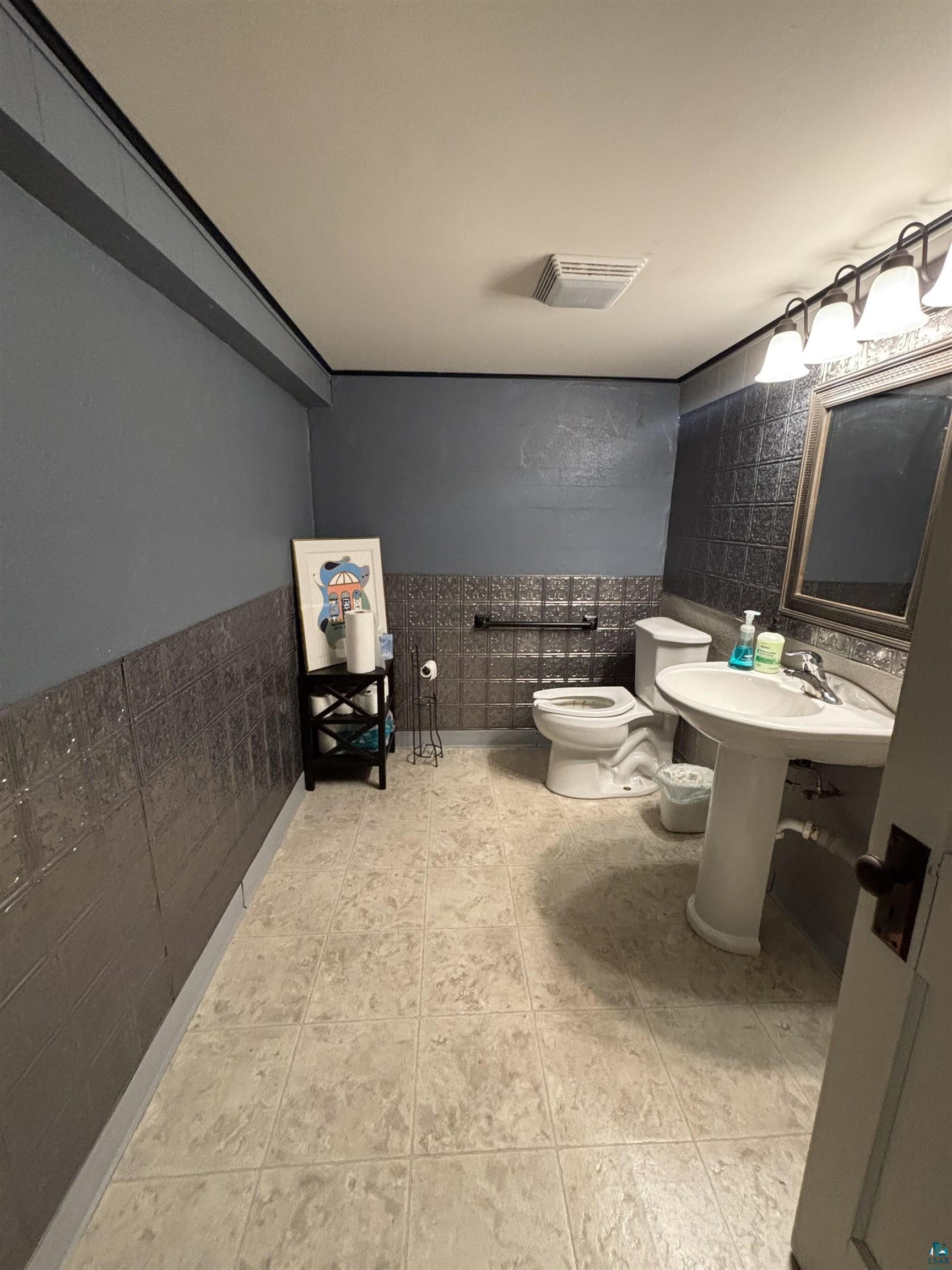 43 E Camp St, Ely, MN 55731 Listing Photo  5