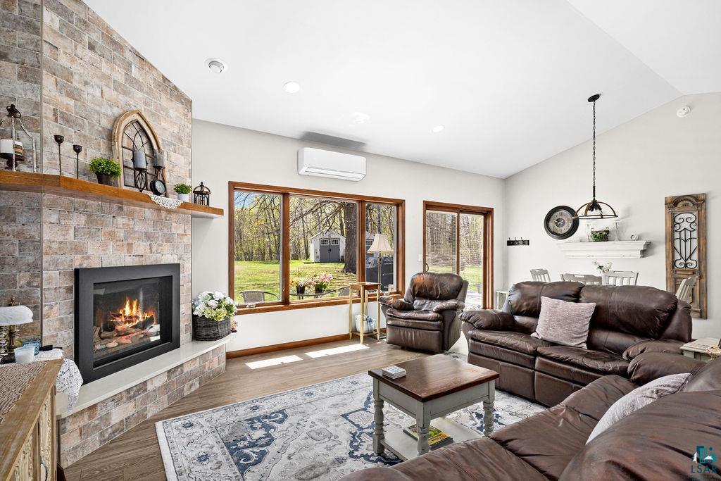 3607 Piedmont Ave, Duluth, MN 55811 Listing Photo  2