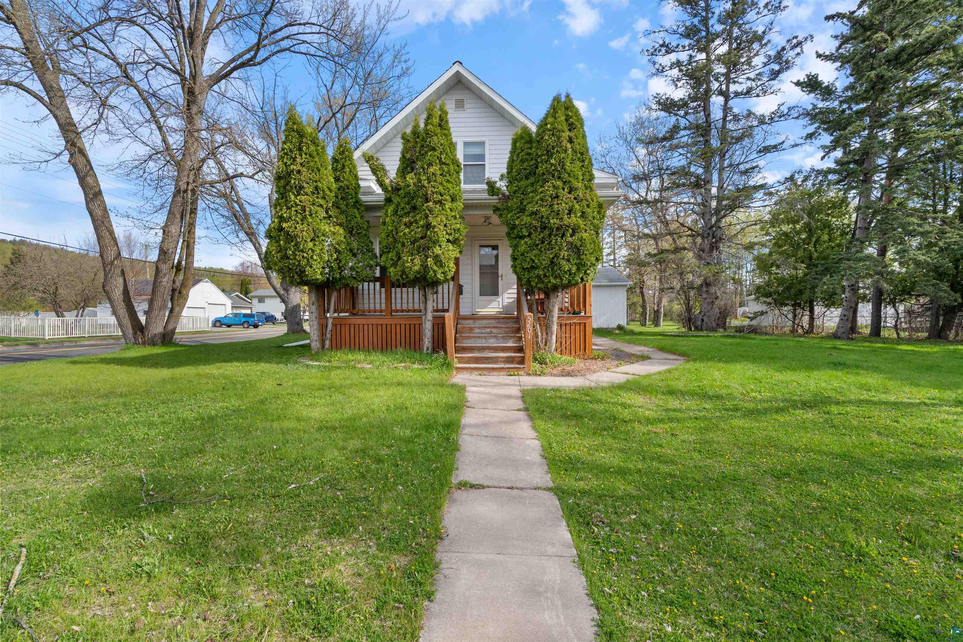 5201 Ivanhoe St, Duluth, MN 55804 Listing Photo  1