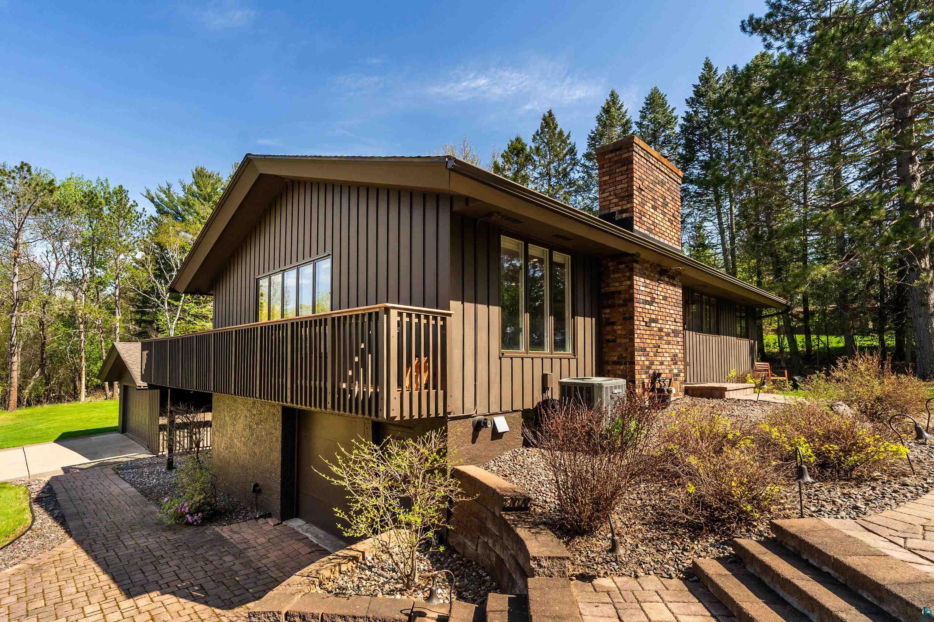 2144 Harvard Ave, Duluth, MN 55803 Listing Photo  1