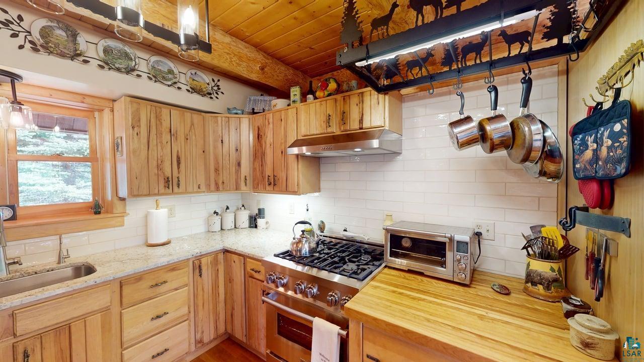 1886 County Rd 7, Grand Marais, MN 55604 Listing Photo  11