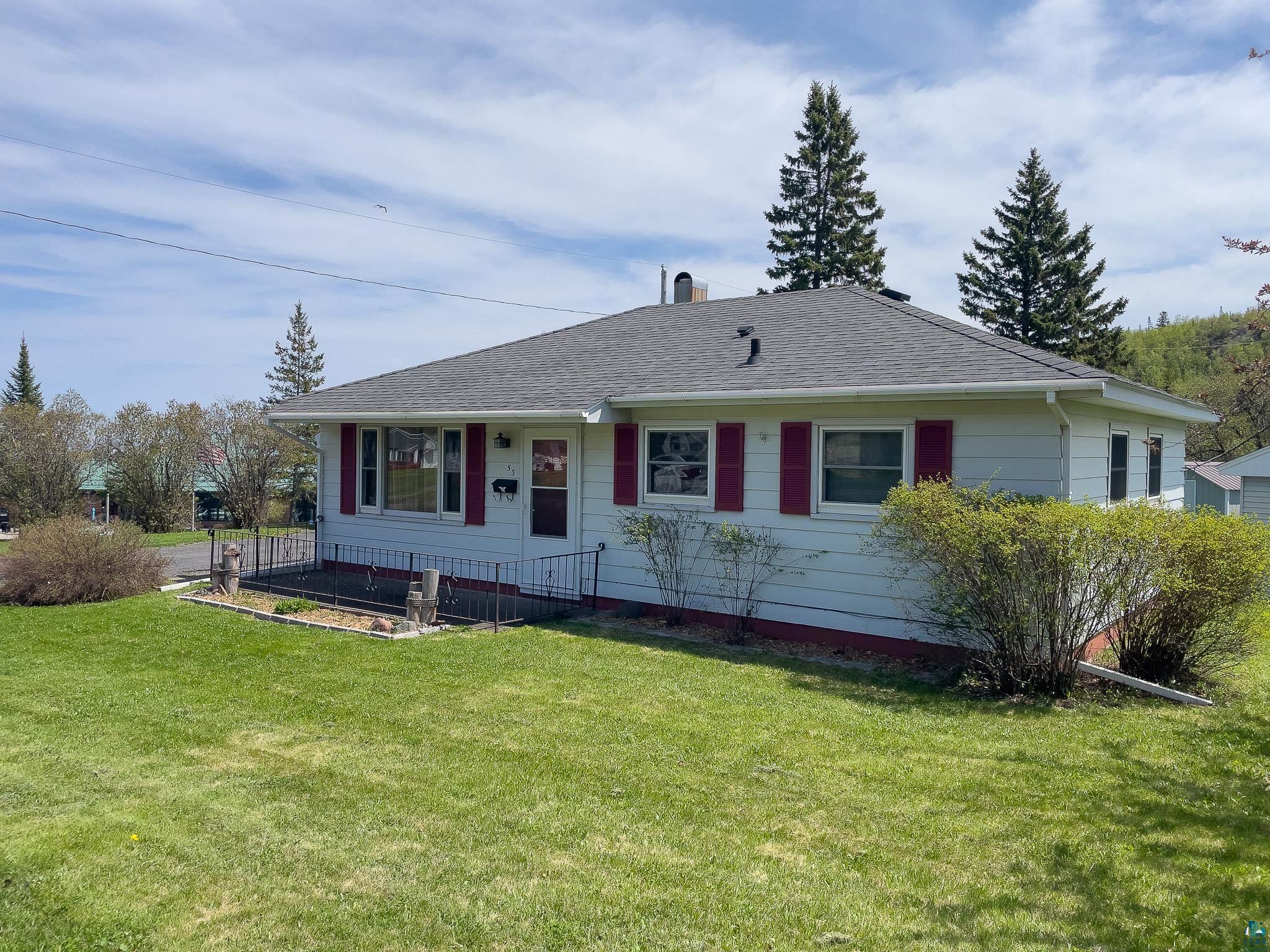 53 Banks Blvd, Silver Bay, MN 55614 Listing Photo  1