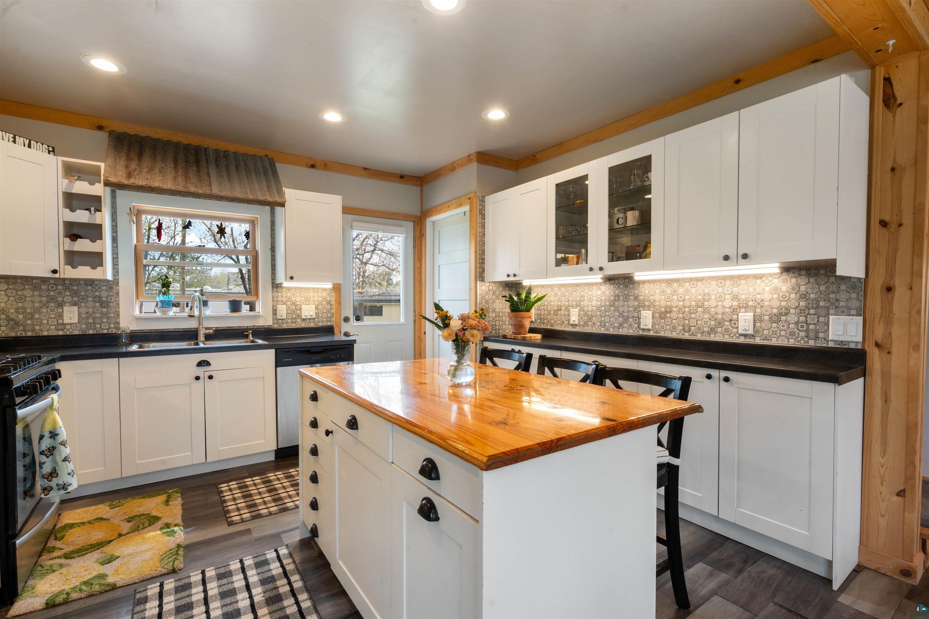 1815 E 12th St, Superior, WI 54880 Listing Photo  8