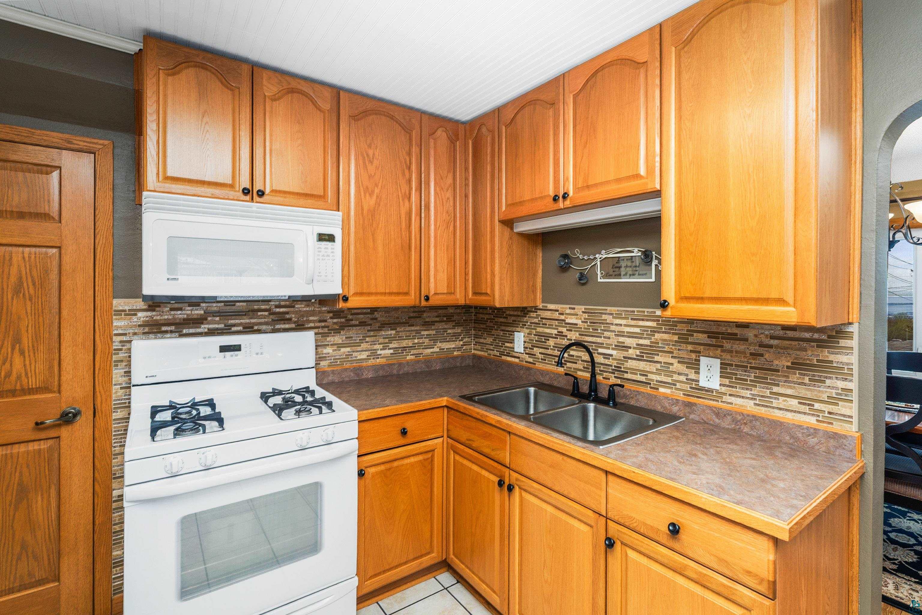 1815 Piedmont Ave, Duluth, MN 55811 Listing Photo  23