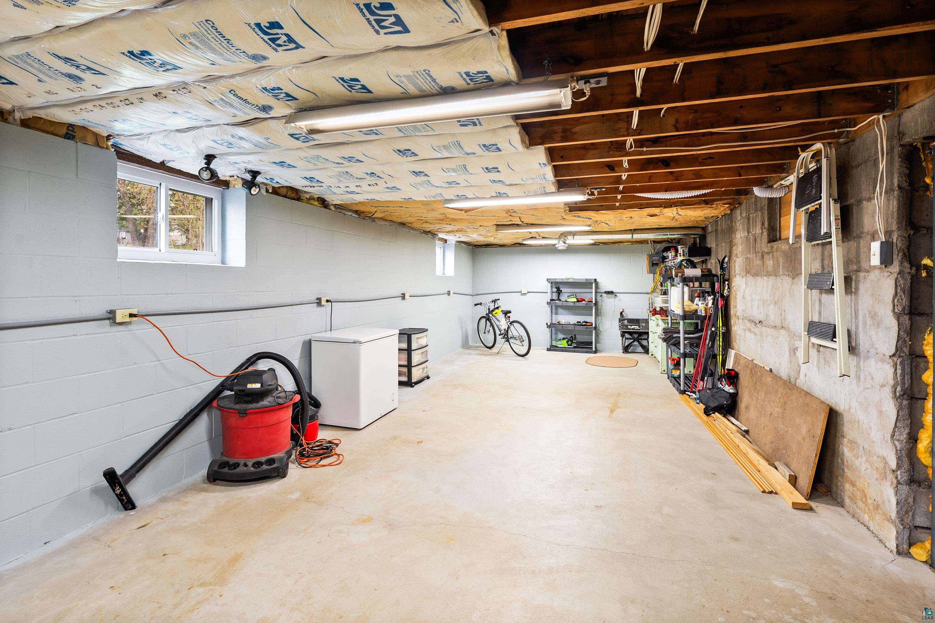 1815 Piedmont Ave, Duluth, MN 55811 Listing Photo  55
