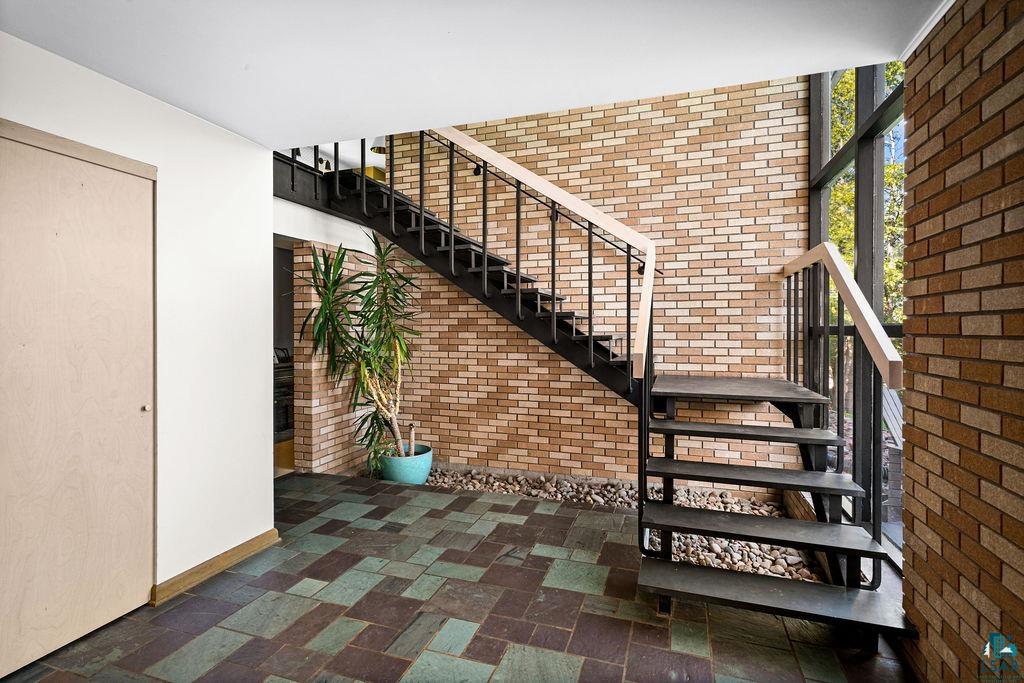 3801 Rockview Ct, Duluth, MN 55804 Listing Photo  2