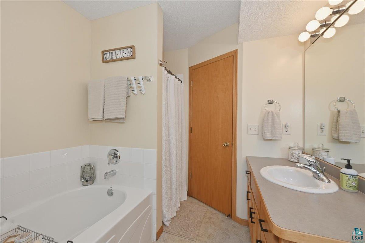 47 Amy Ln, Esko, MN 55733 Listing Photo  13