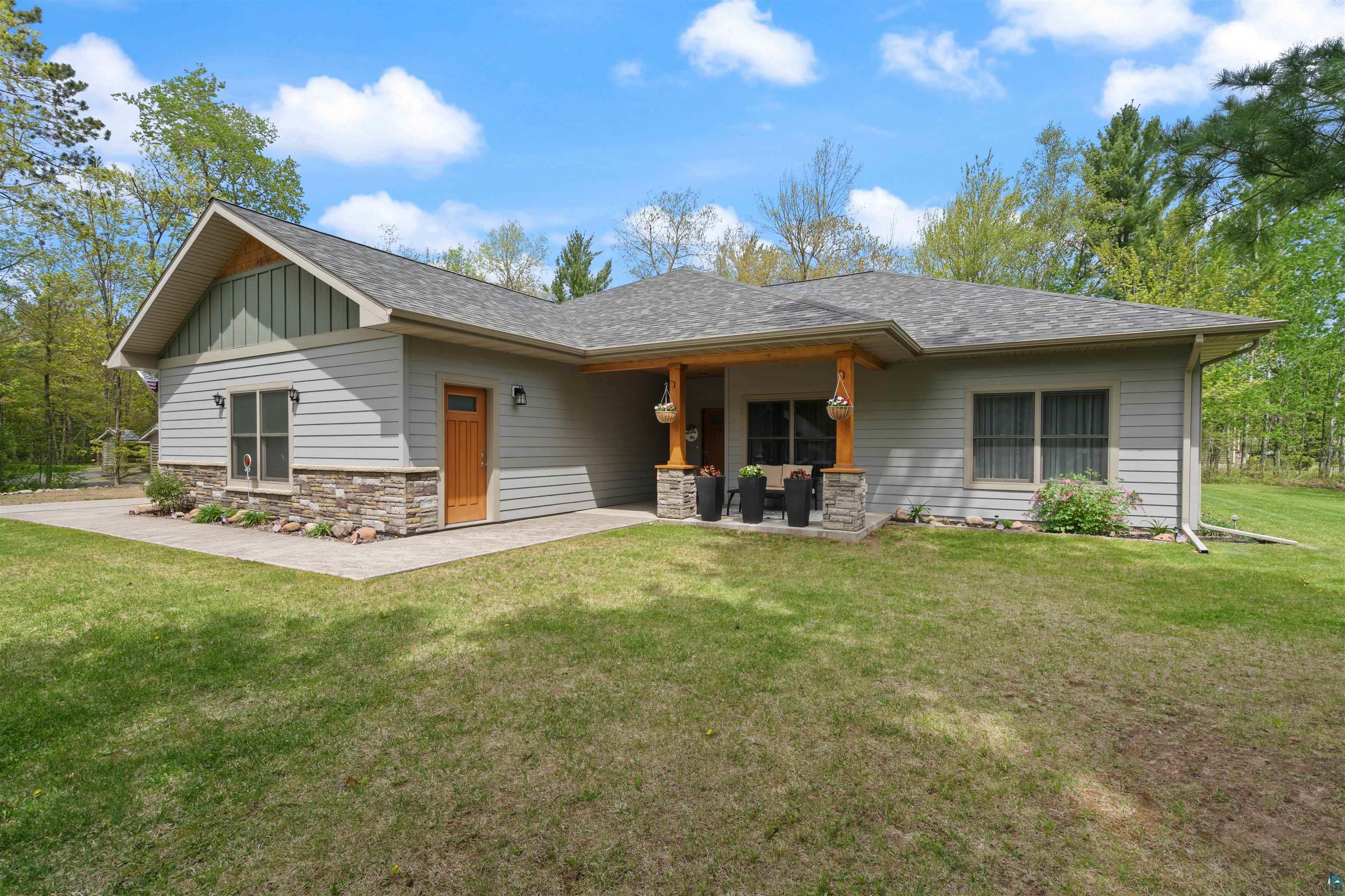 1105 W Taylor Ave, Cloquet, MN 55720 Listing Photo  1