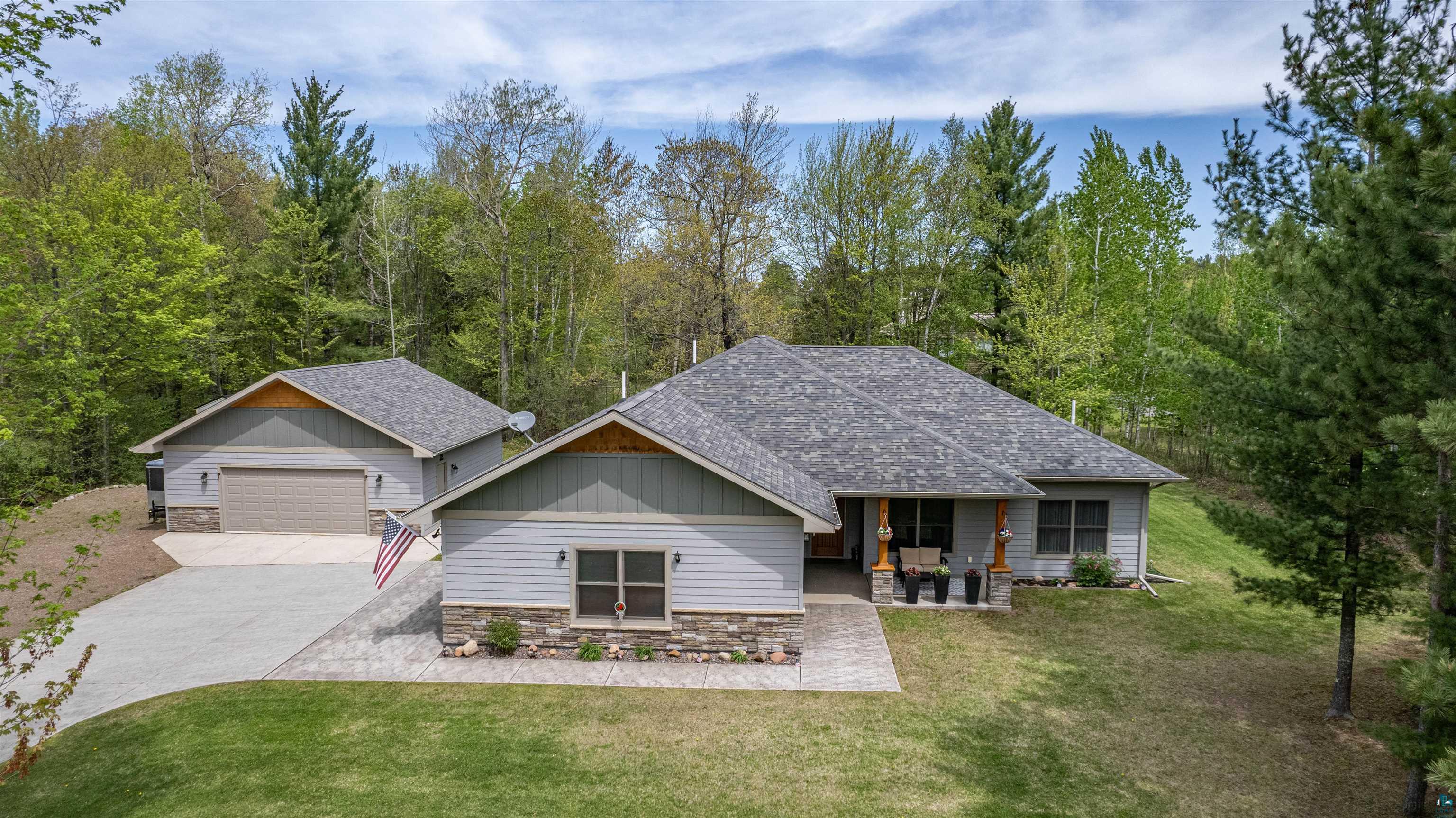 1105 W Taylor Ave, Cloquet, MN 55720 Listing Photo  2