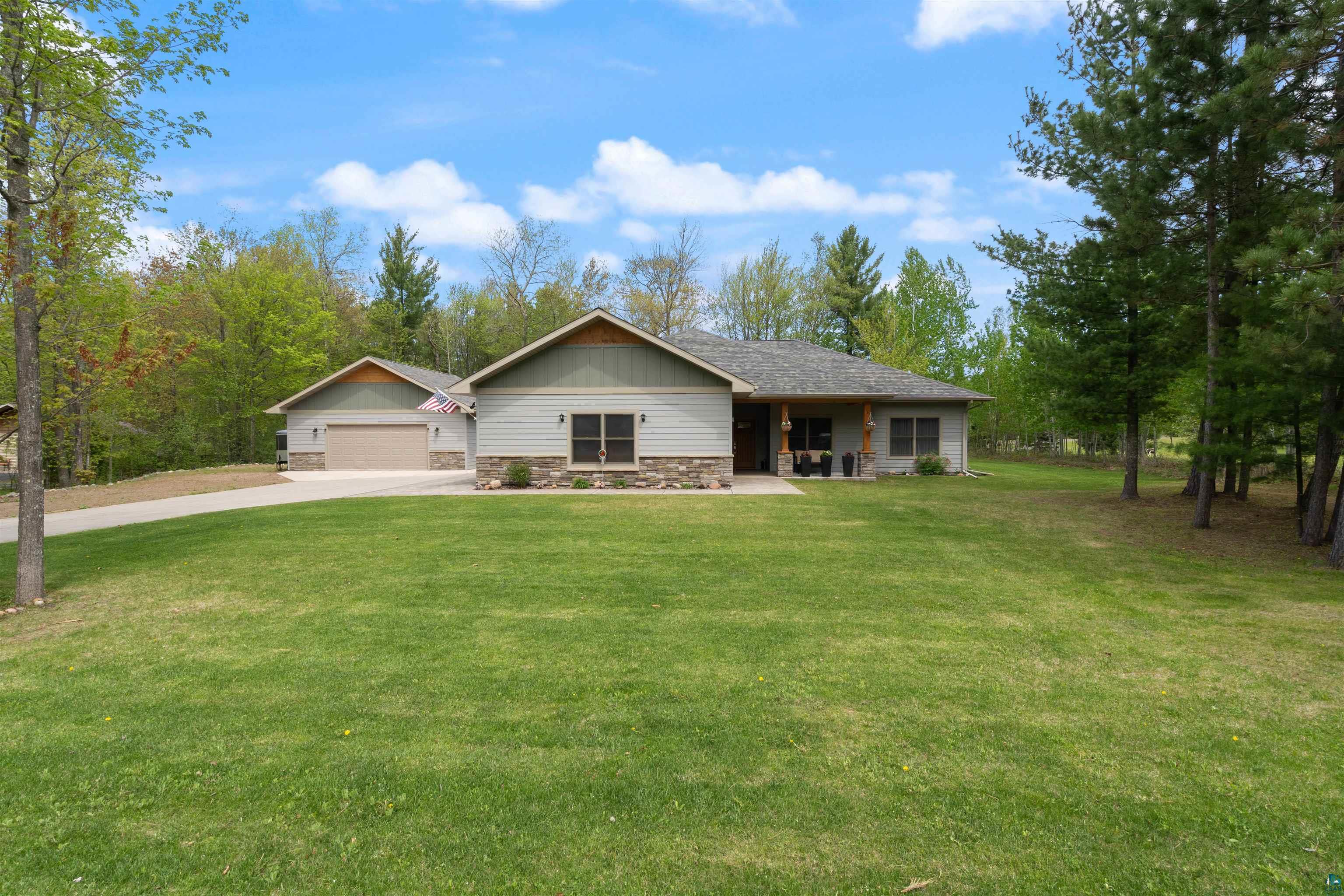 1105 W Taylor Ave, Cloquet, MN 55720 Listing Photo  3