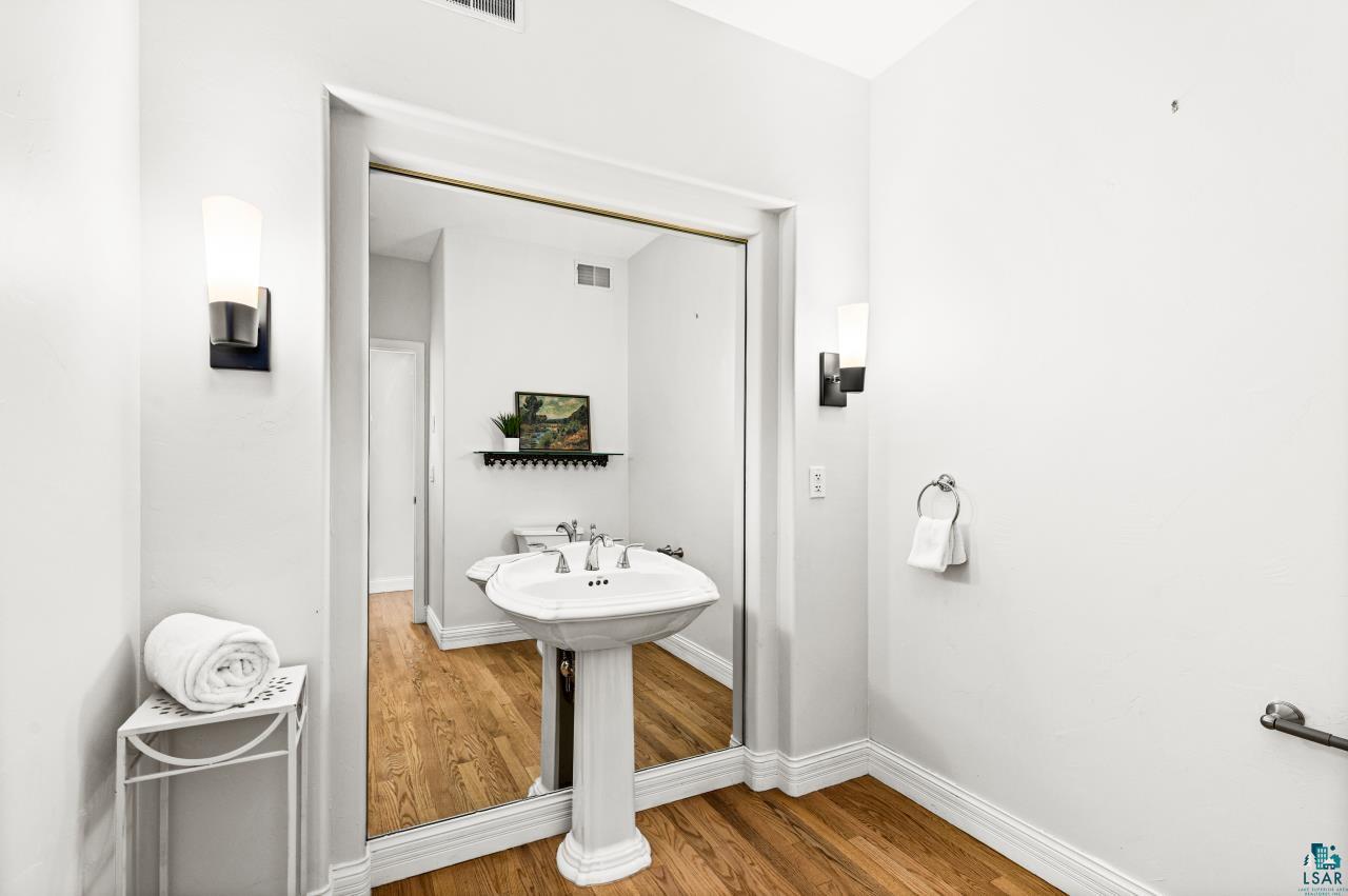 2906 W 15th St, Duluth, MN 55806 Listing Photo  43