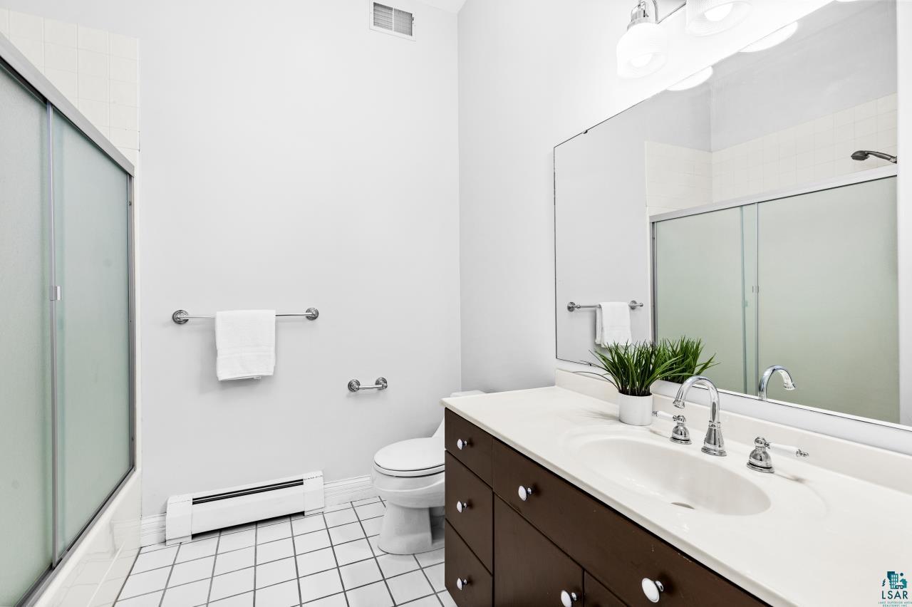 2906 W 15th St, Duluth, MN 55806 Listing Photo  46