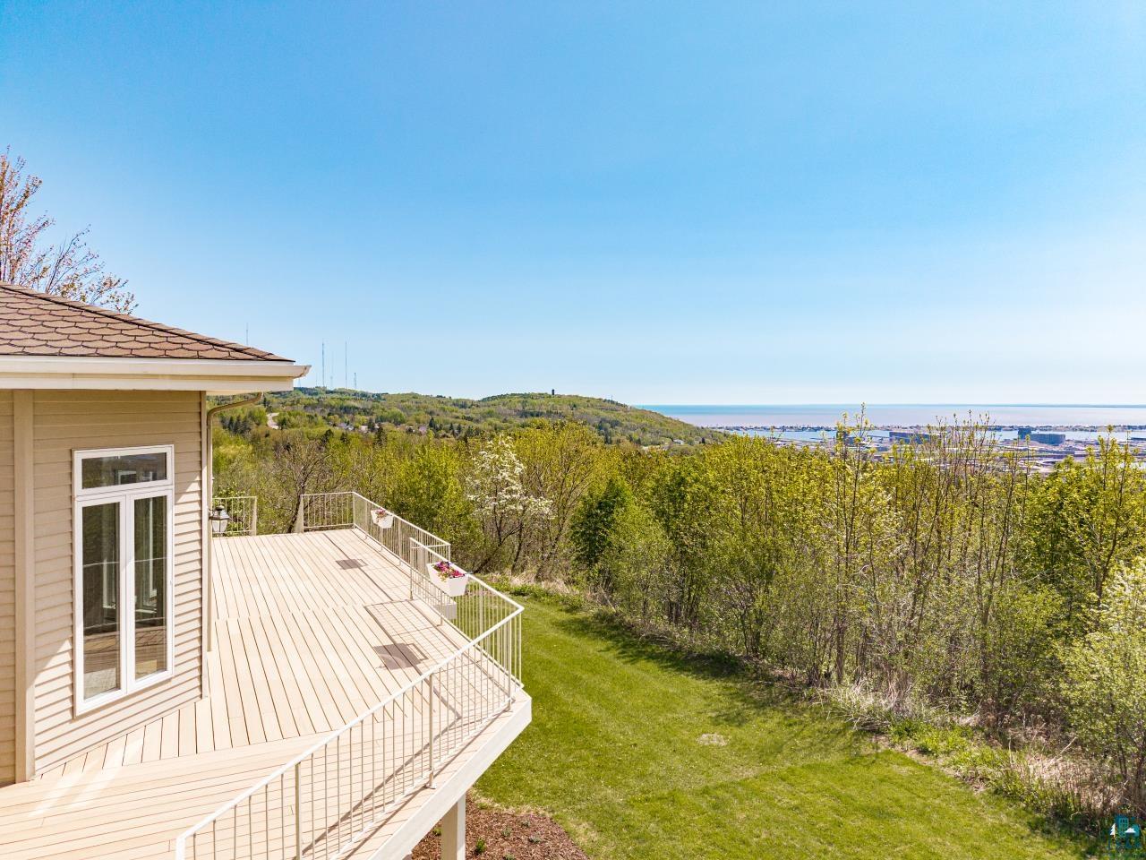 2906 W 15th St, Duluth, MN 55806 Listing Photo  8