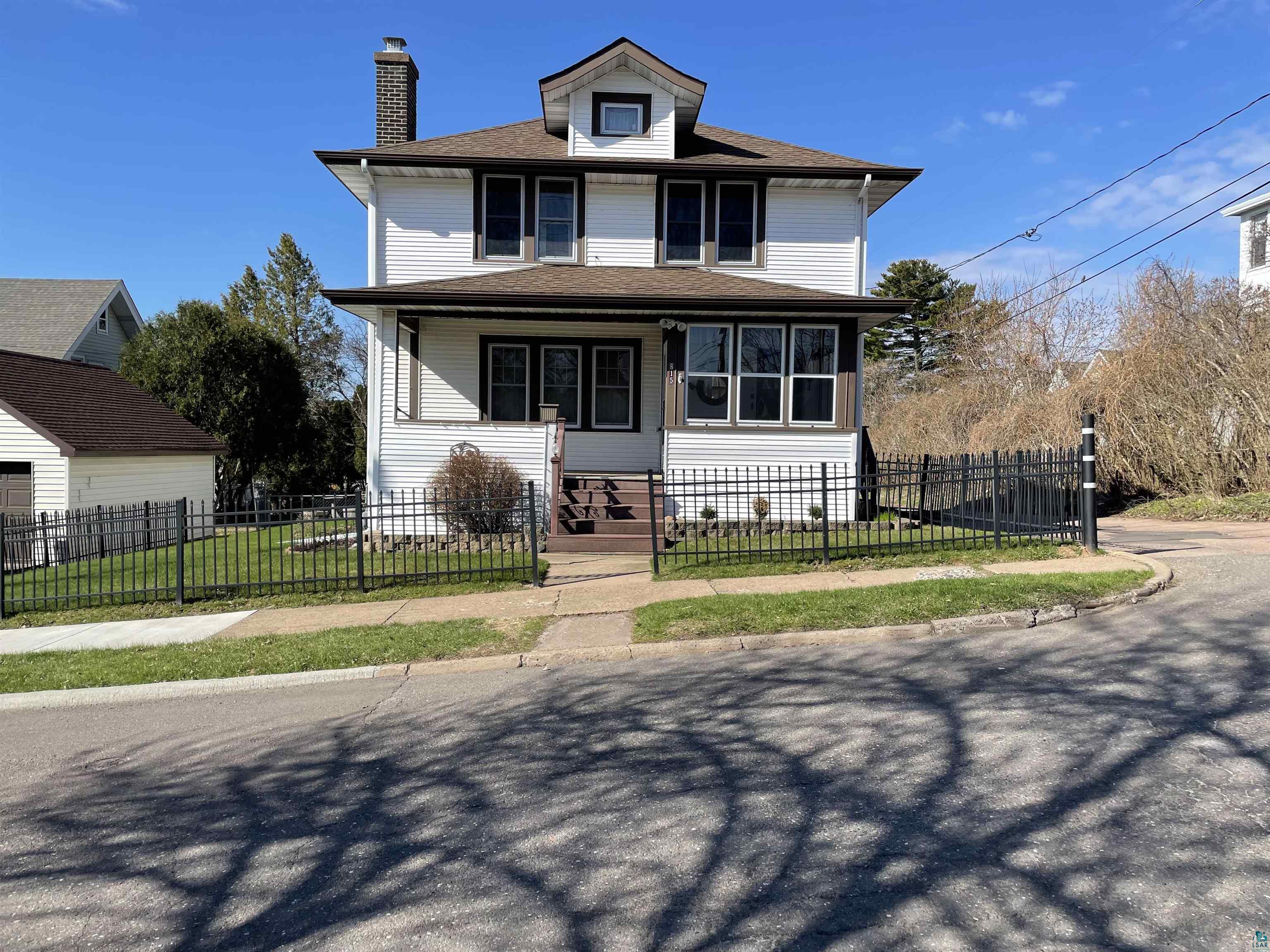 815 N 13th Ave E, Duluth, MN 55805 Listing Photo  2