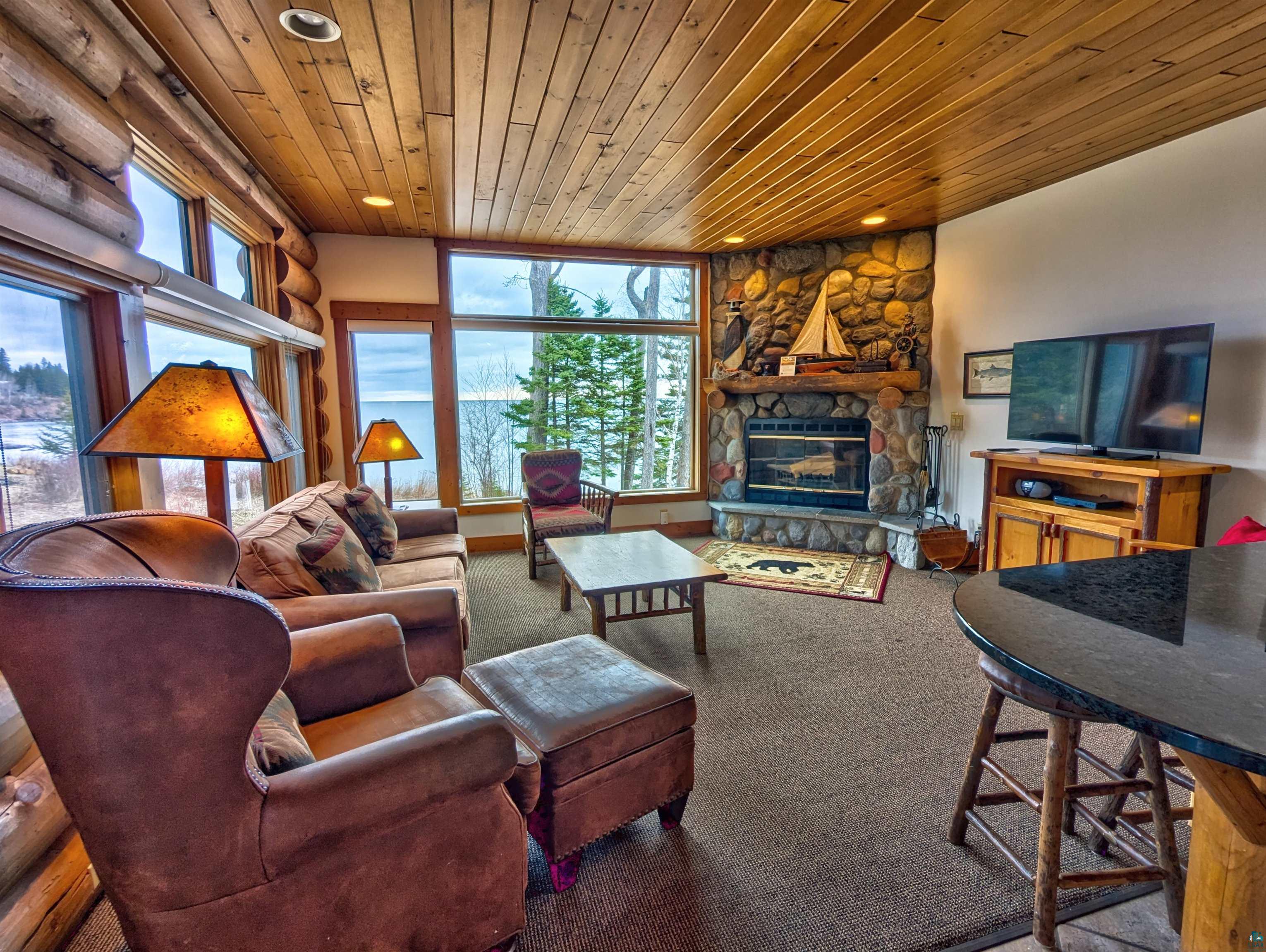 2826 Highway 61, #400, Two Harbors, MN 55616 Listing Photo  2