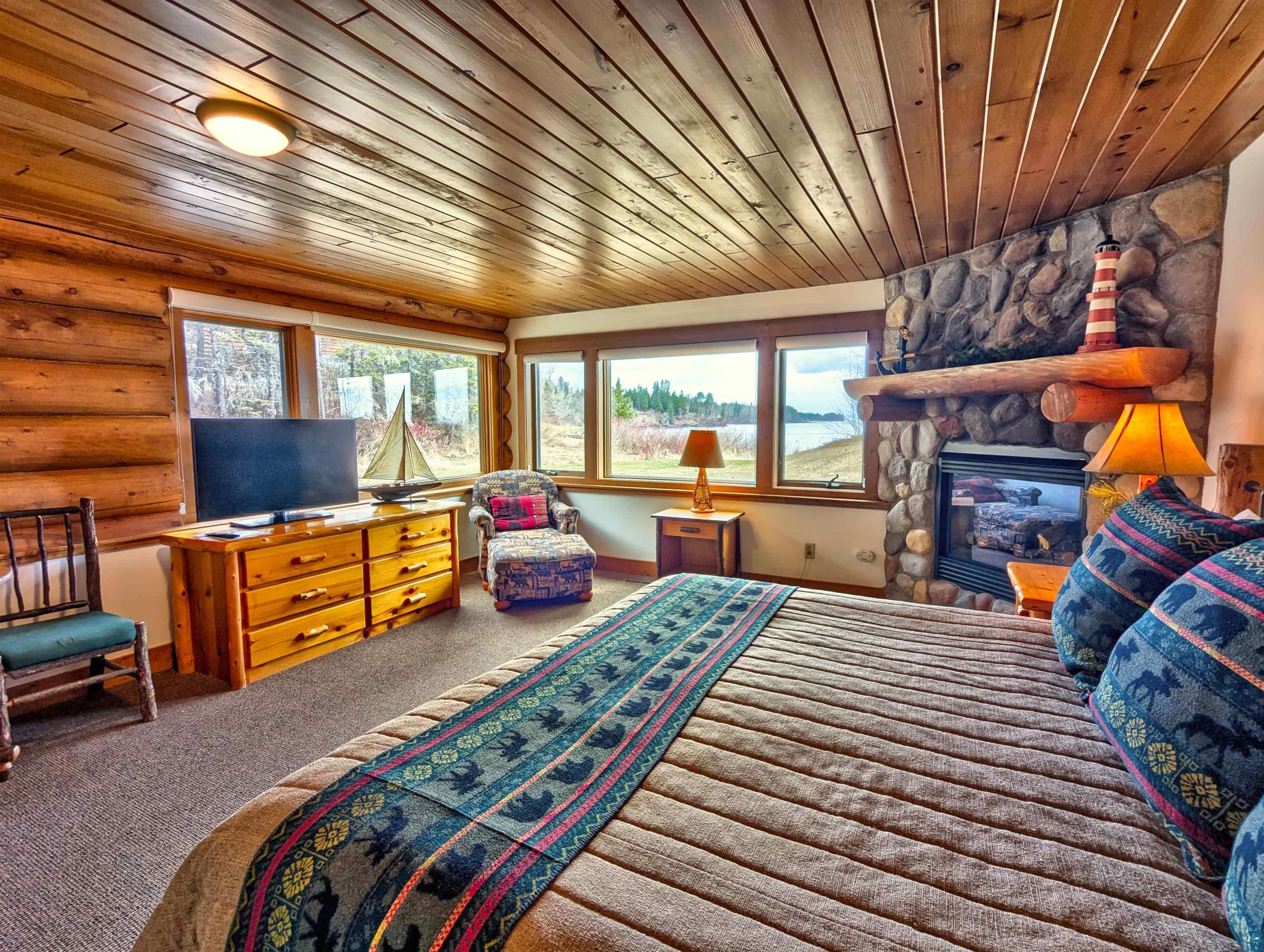 2826 Highway 61, #400, Two Harbors, MN 55616 Listing Photo  15