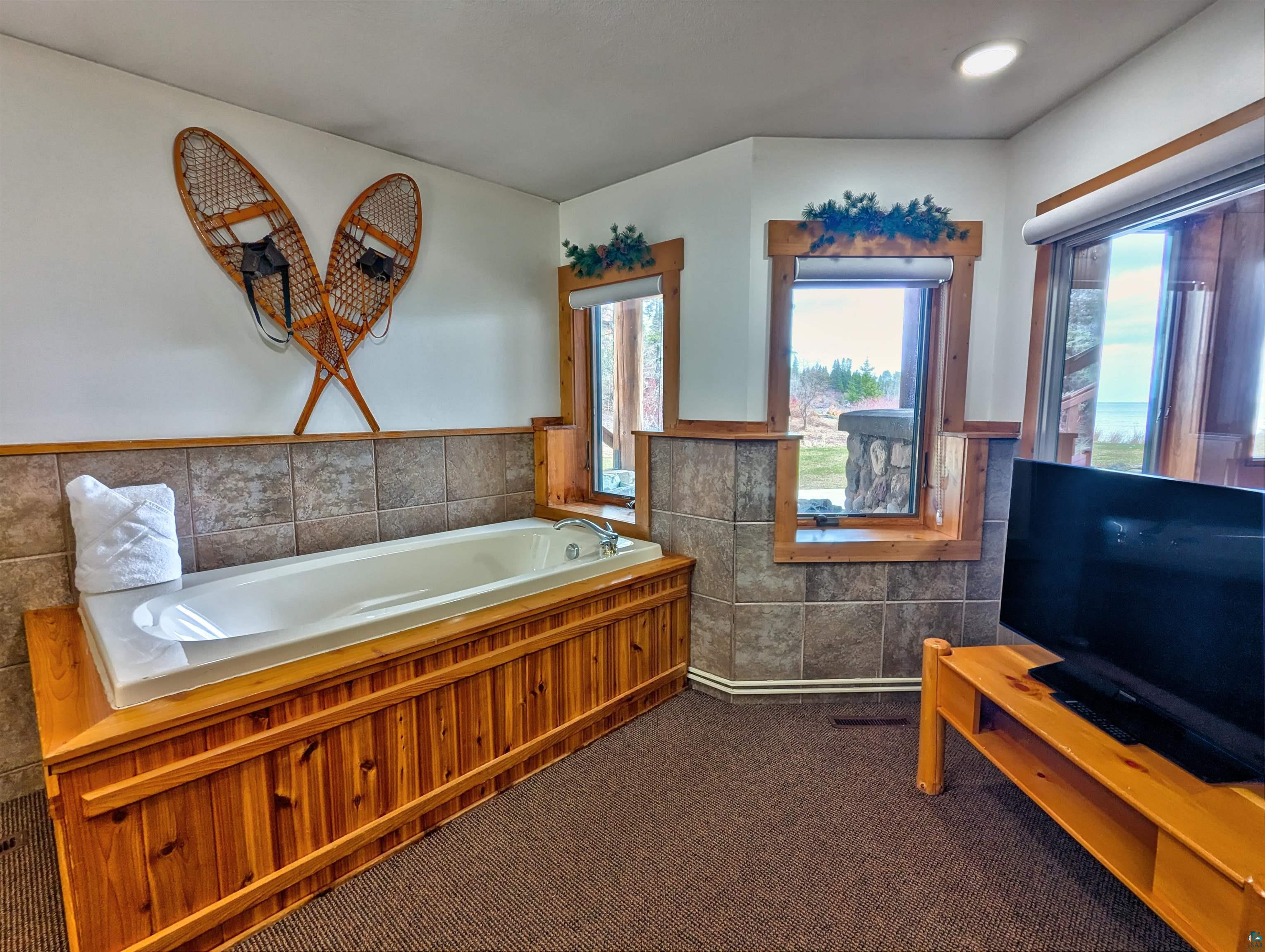 2826 Highway 61, #400, Two Harbors, MN 55616 Listing Photo  17
