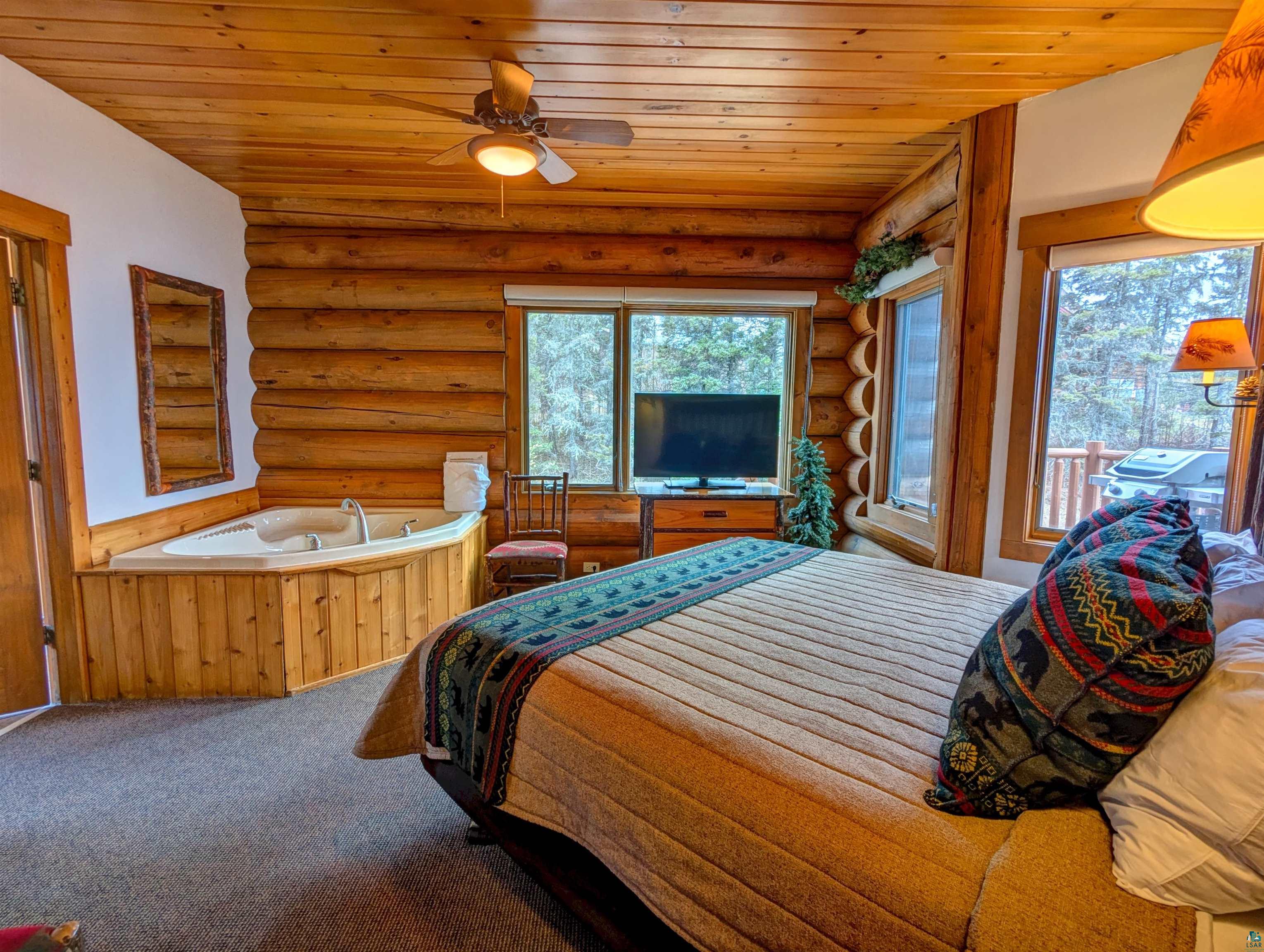 2826 Highway 61, #400, Two Harbors, MN 55616 Listing Photo  7