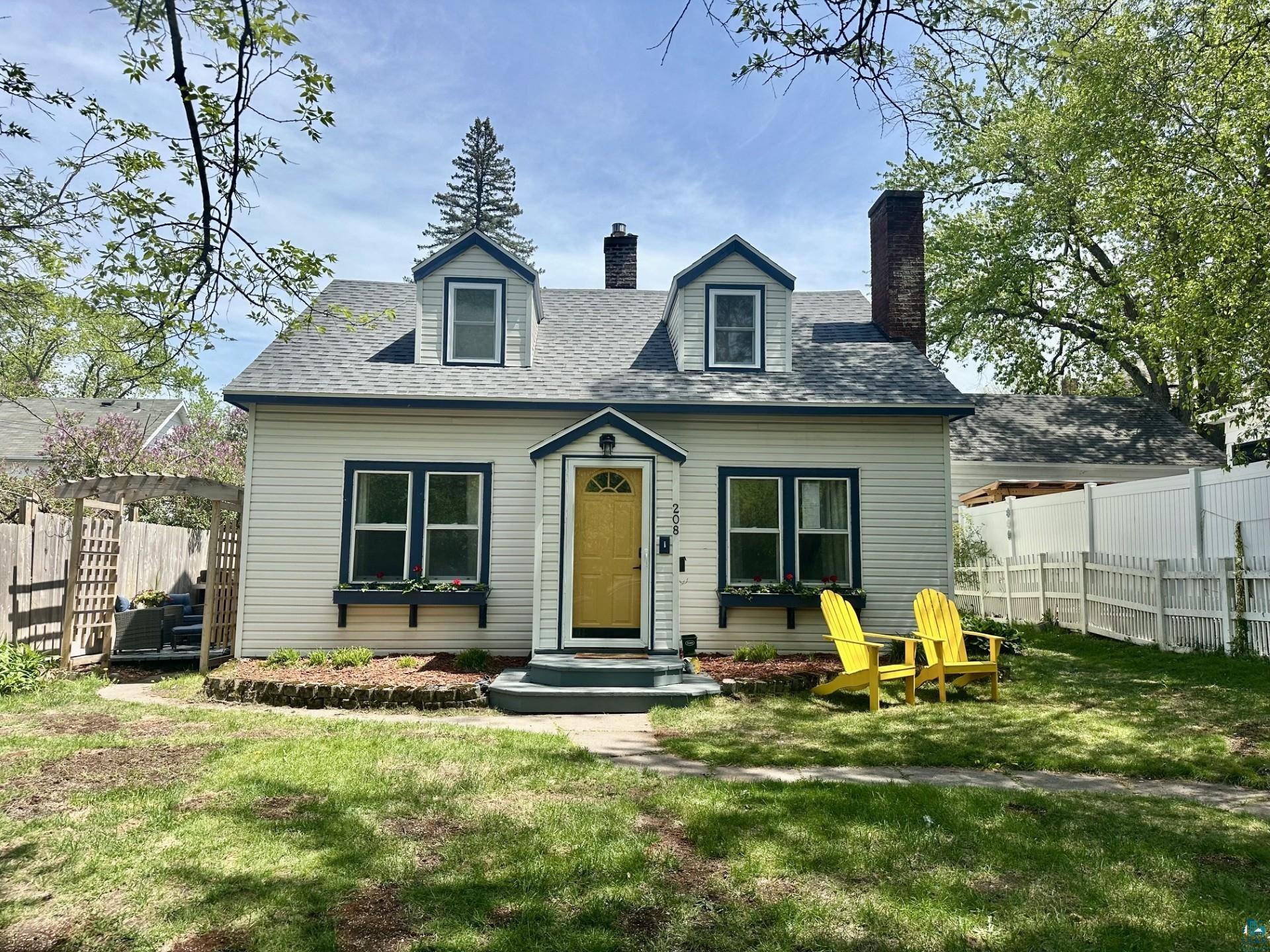 208 Chestnut St, Cloquet, MN 55720 Listing Photo  1