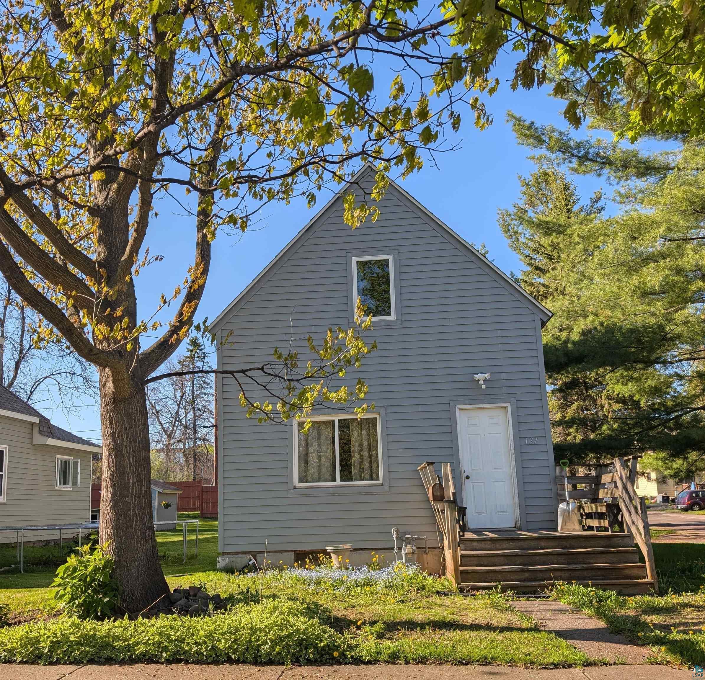 137 W Palm St, Duluth, MN 55811 Listing Photo  1