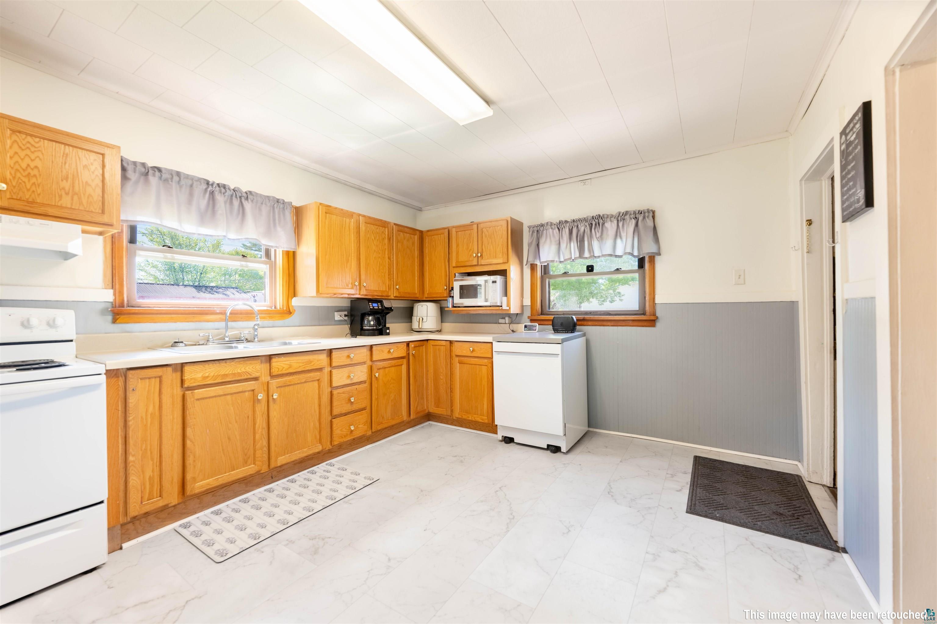 513 Willis Ave, Ashland, WI 54806 Listing Photo  10