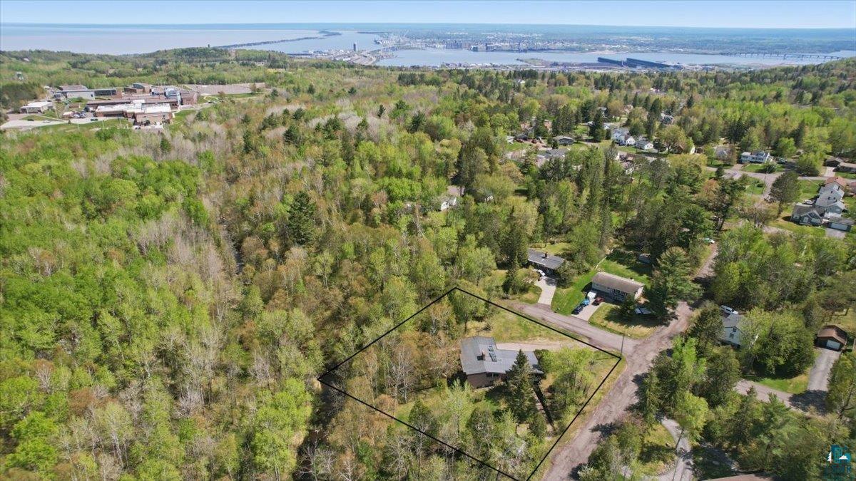 2141 Leonard St, Duluth, MN 55811 Listing Photo  2