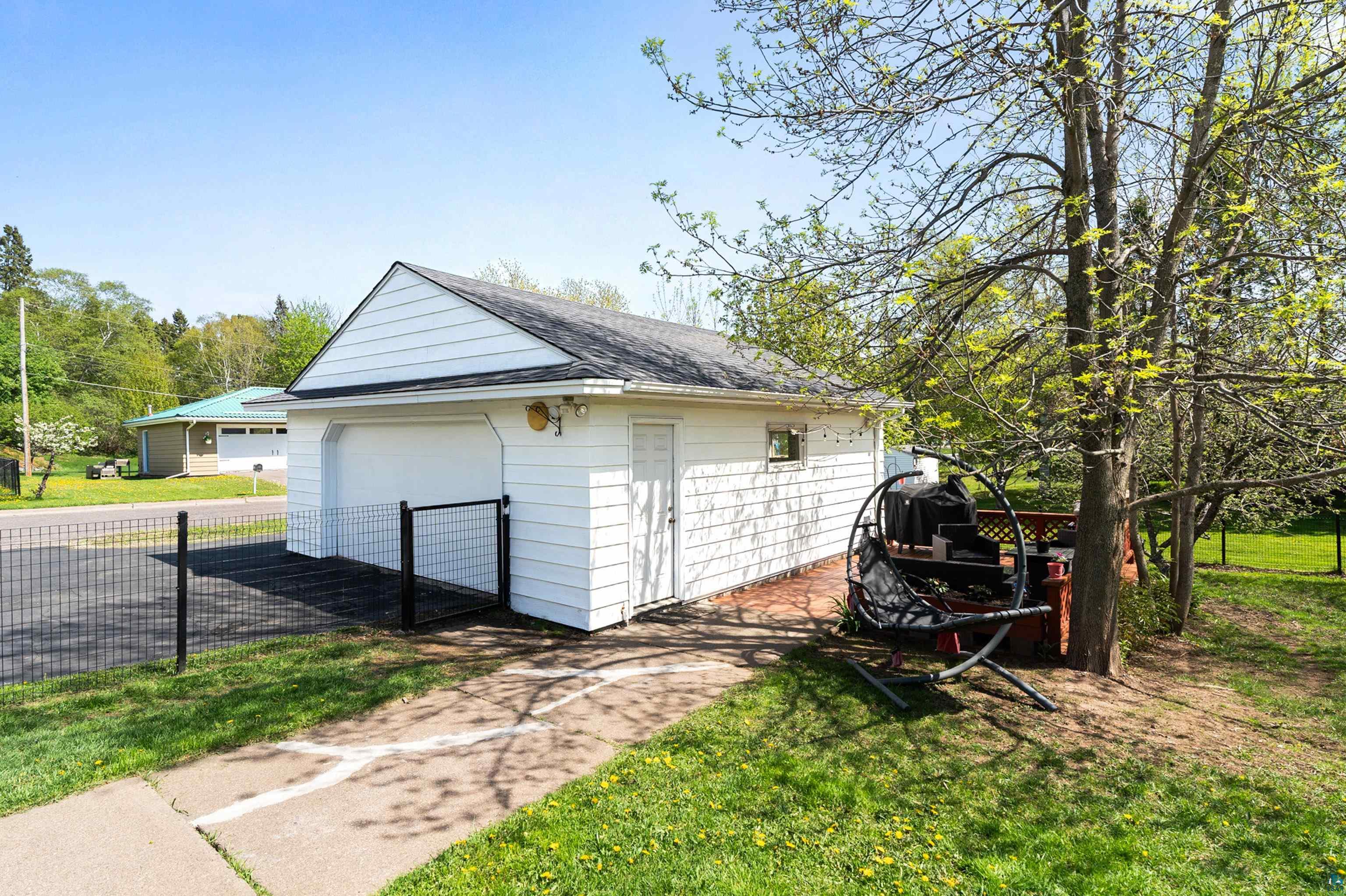 2602 Harvey St, Duluth, MN 55811 Listing Photo  35