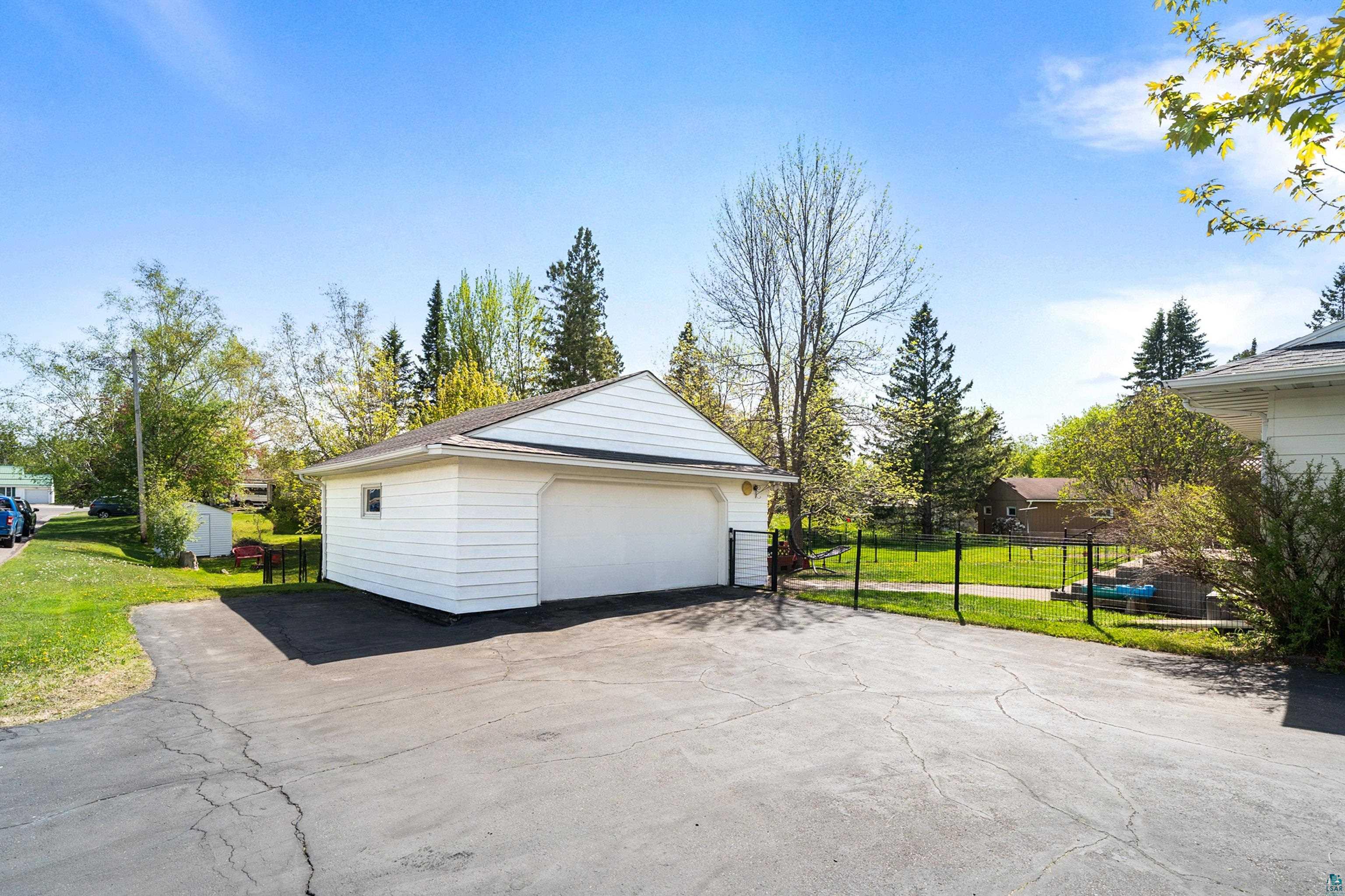 2602 Harvey St, Duluth, MN 55811 Listing Photo  42