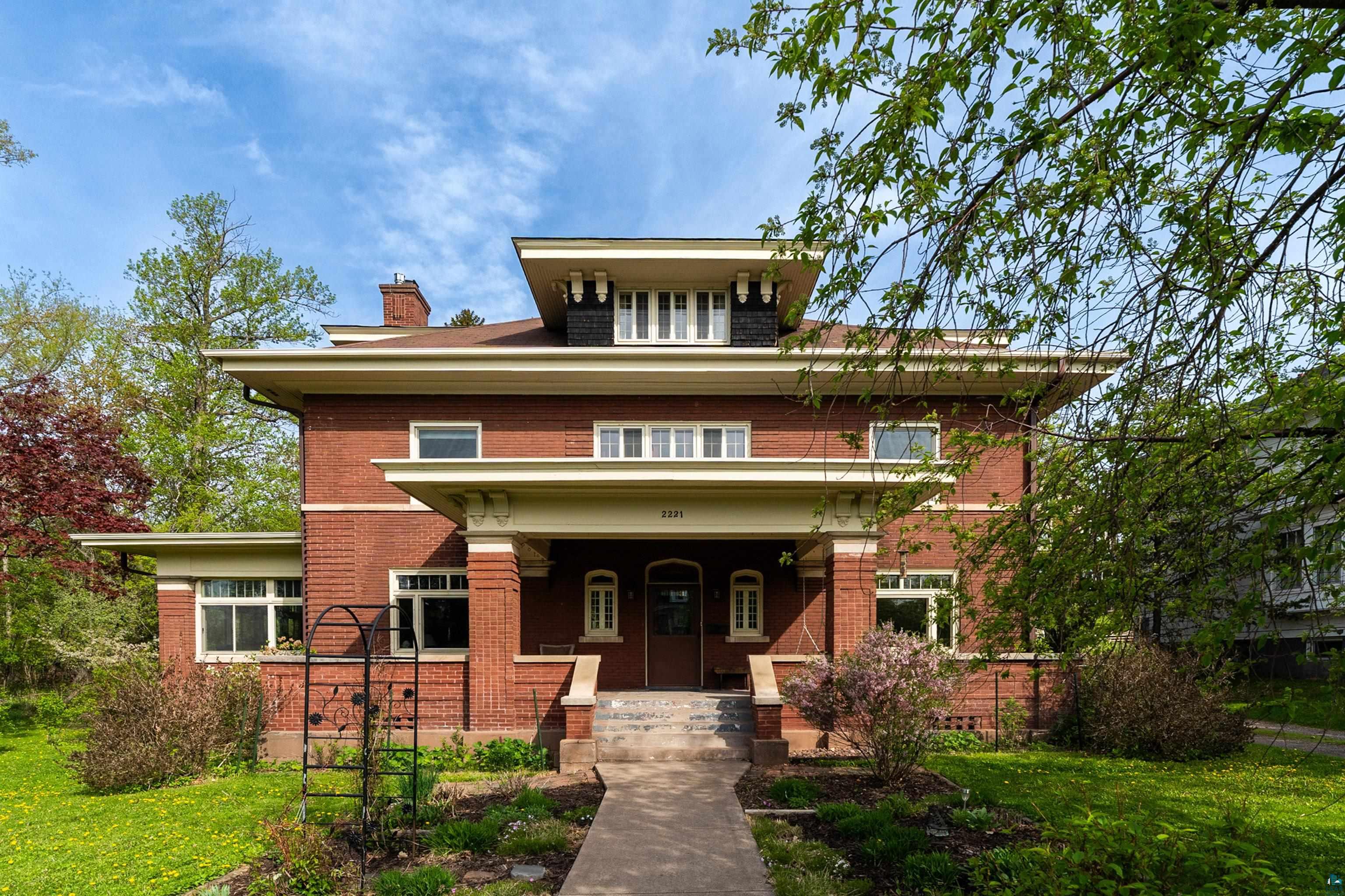 2221 E 4th St, Duluth, MN 55812 Listing Photo  1