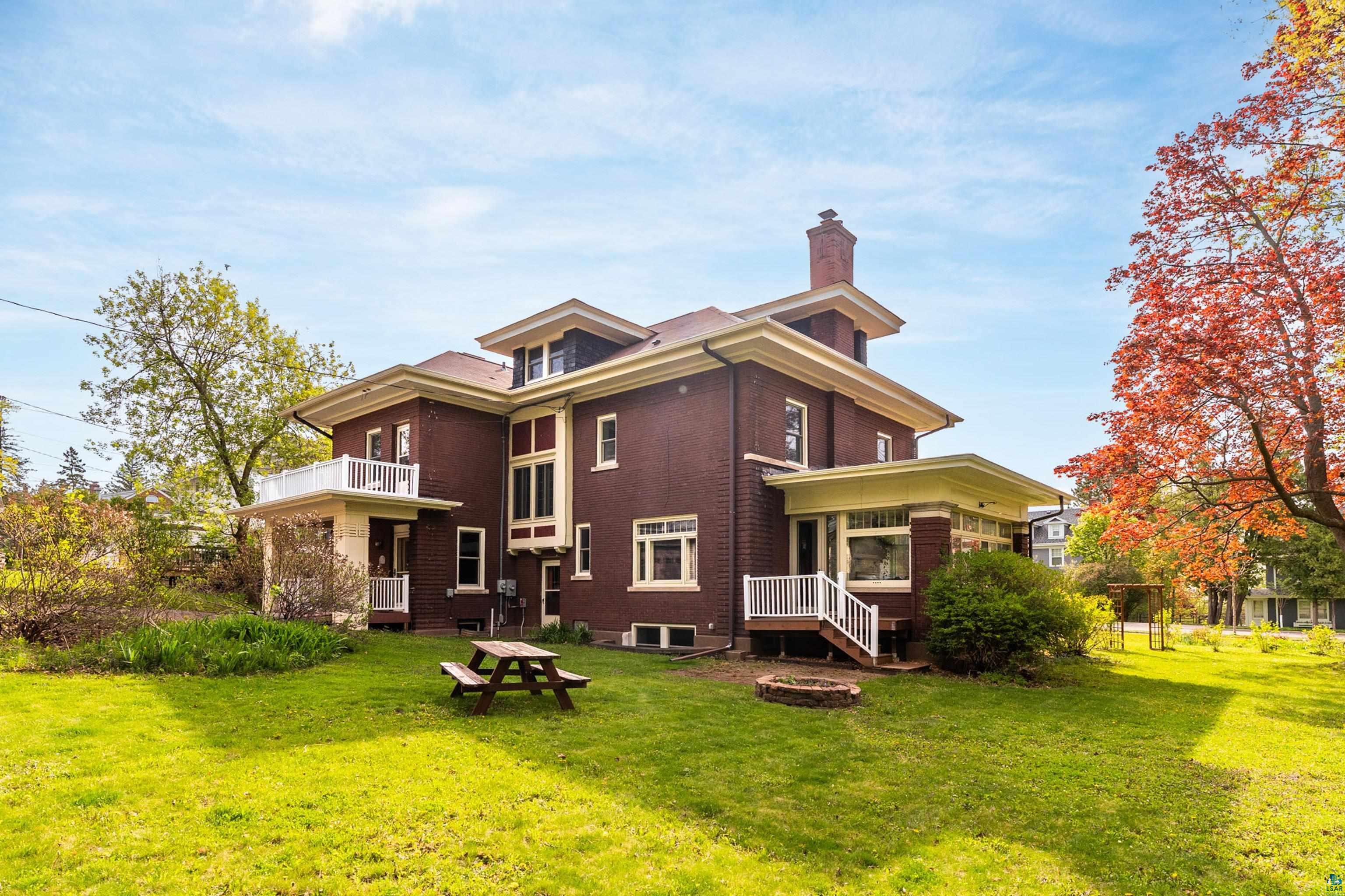 2221 E 4th St, Duluth, MN 55812 Listing Photo  3