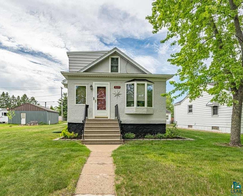 3219 4th Ave W, Hibbing, MN 55746 Listing Photo  1