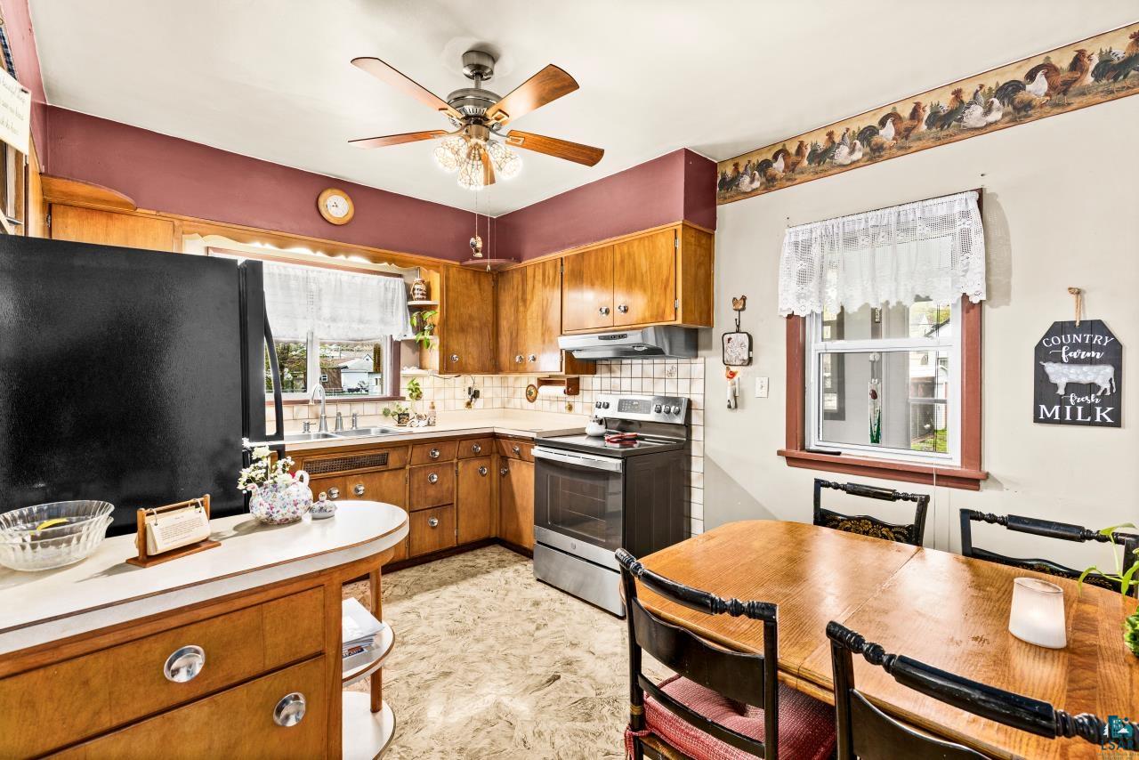 3909 W 4th Street, Duluth, MN 55807 Listing Photo  9