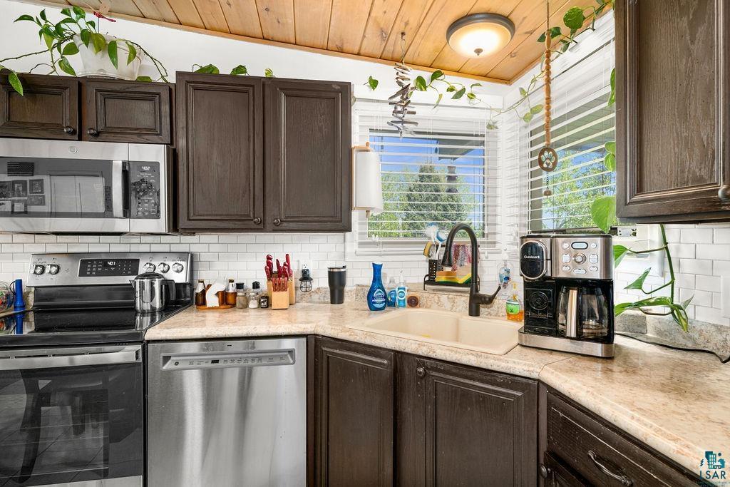 1724 Fern Ave, Duluth, MN 55811 Listing Photo  7