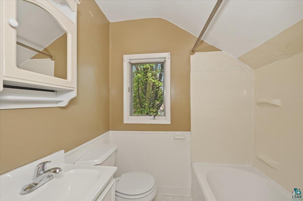 1940 Springvale Rd, Duluth, MN 55811 Listing Photo  9