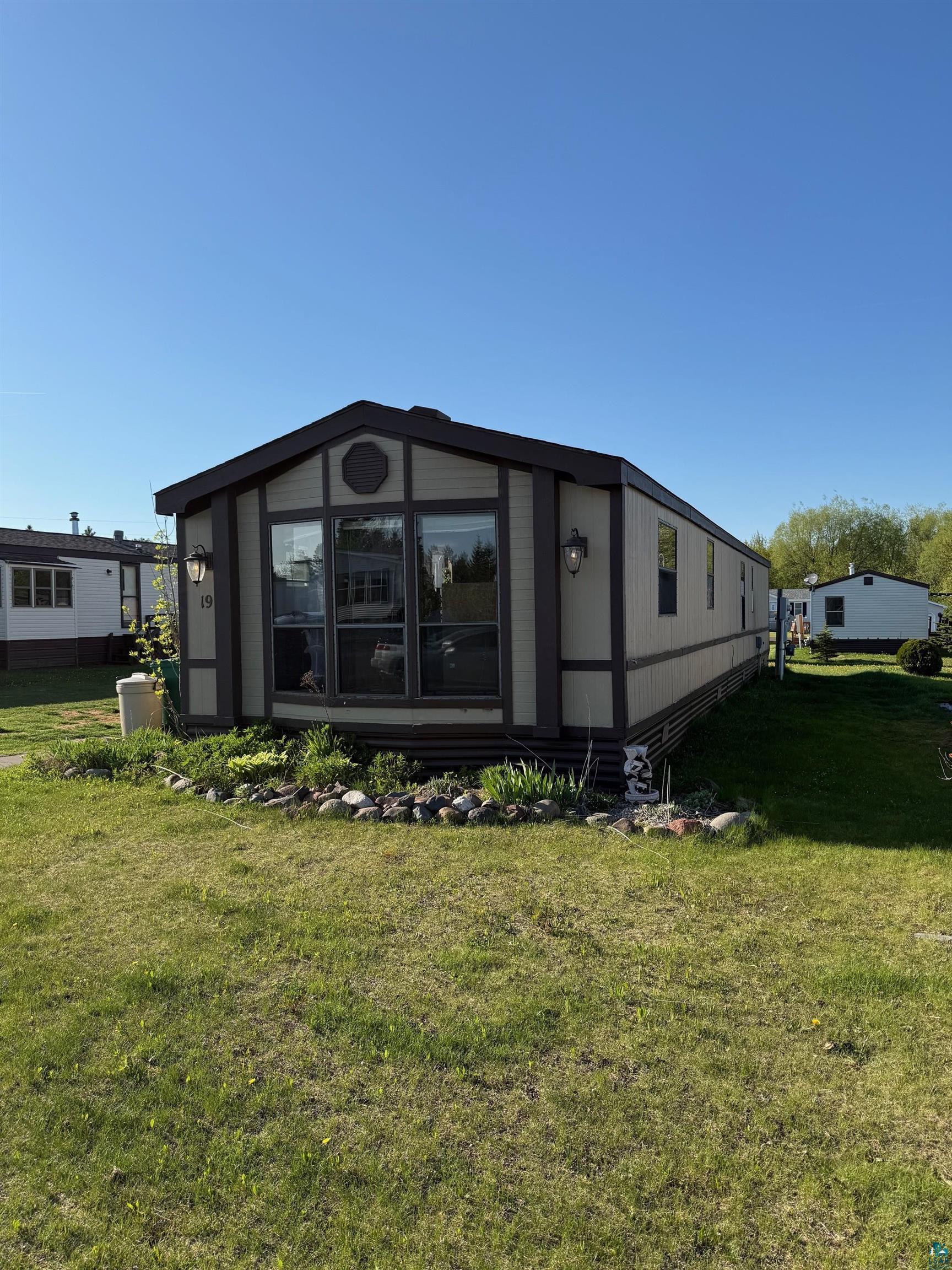 19 Magnolia Dr, Duluth, MN 55810 Listing Photo  2