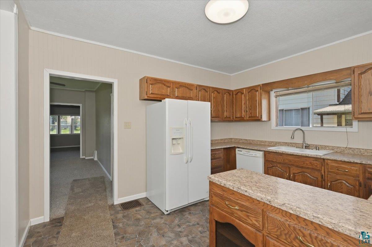 5319 E 3rd St, Superior, WI 54880 Listing Photo  11