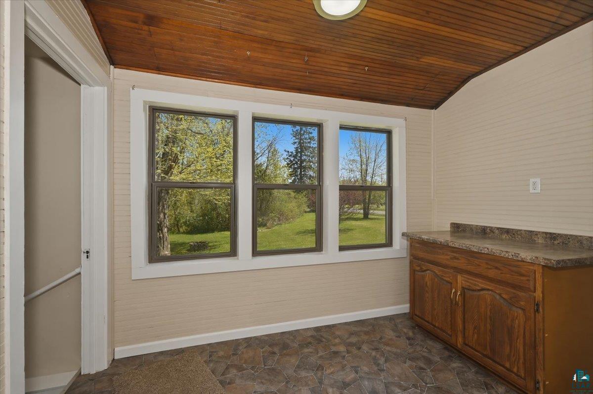 5319 E 3rd St, Superior, WI 54880 Listing Photo  9